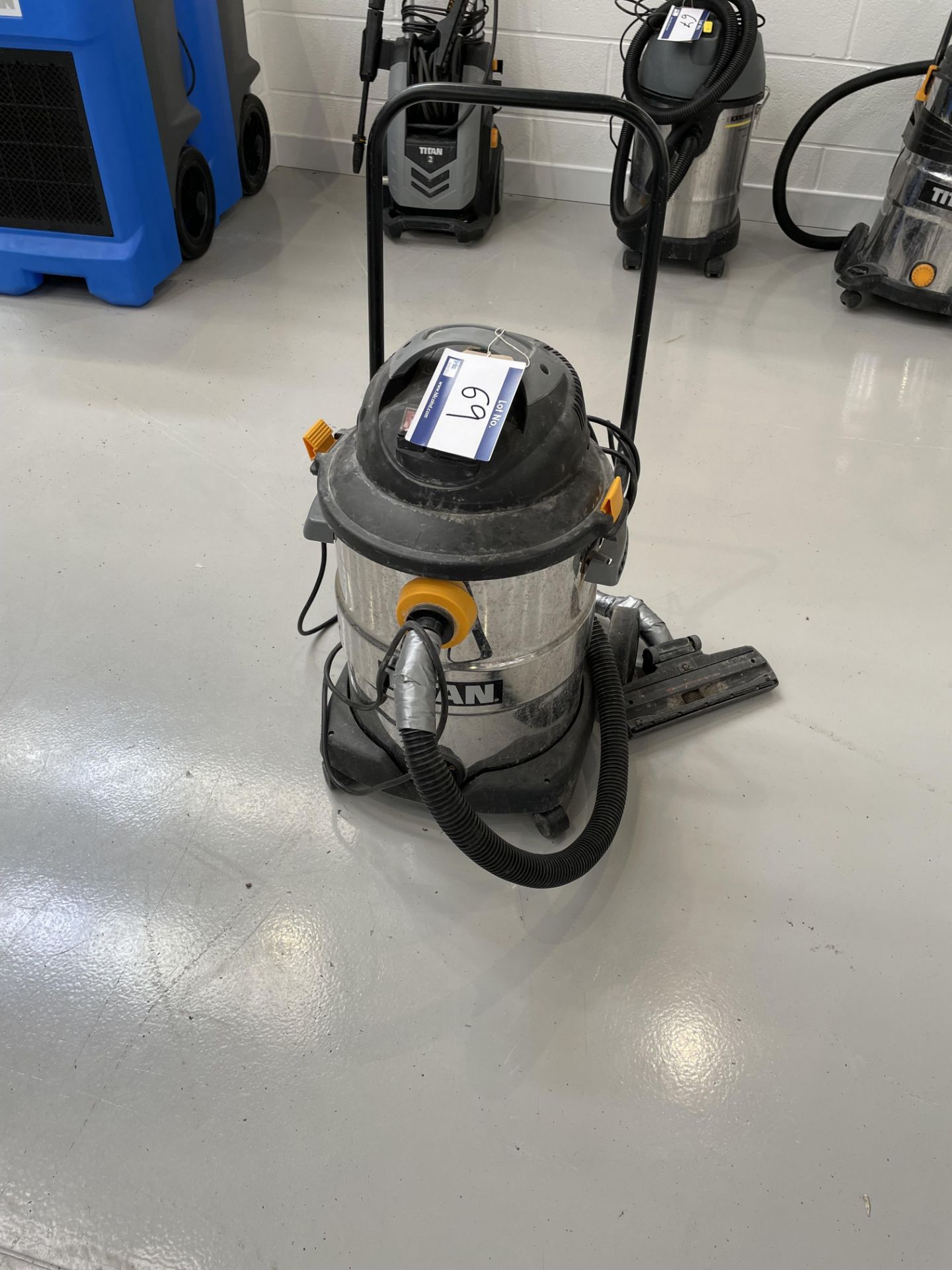 Titan TTB431VAC Vacuum Cleaner