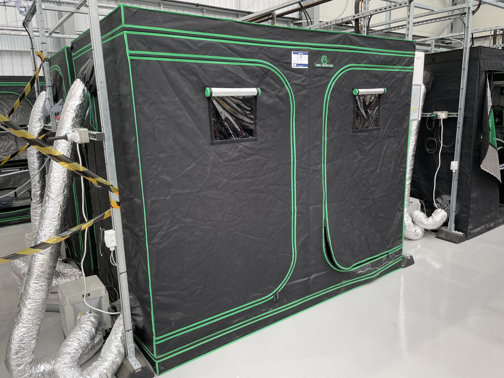 2.4 x 1.2 x 2M Horticultural / Hydroponic Growing Tent Including: Eider Controls Dehumidifier and Da