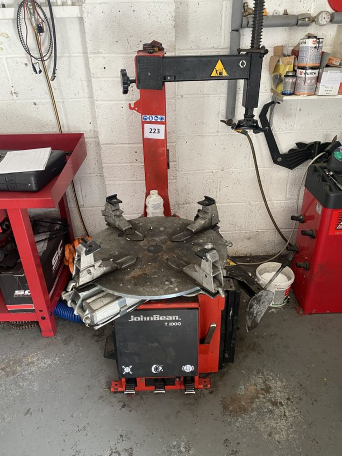 John Bean T1000 Tyre Changing Machine. Model 11000-20.