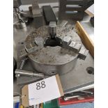 1: 200mm 3-Jaw Chuck on Mounting Plate