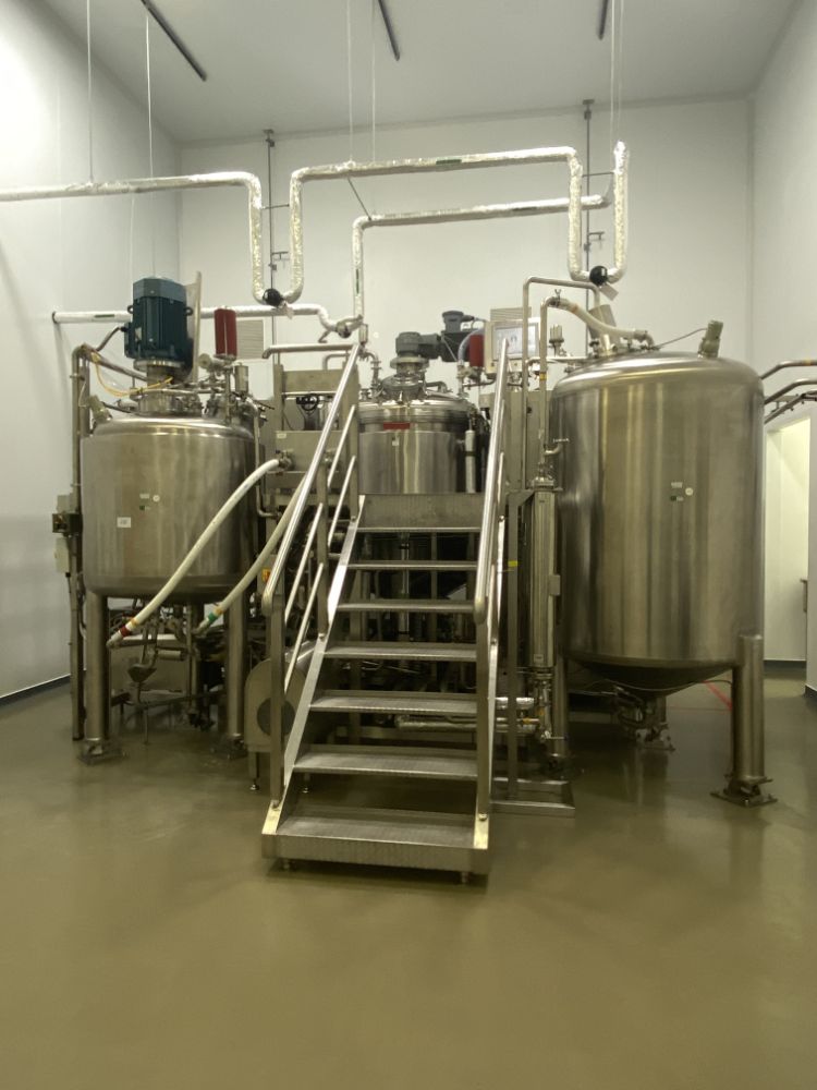 Modern Pharmaceutical Production Equipment