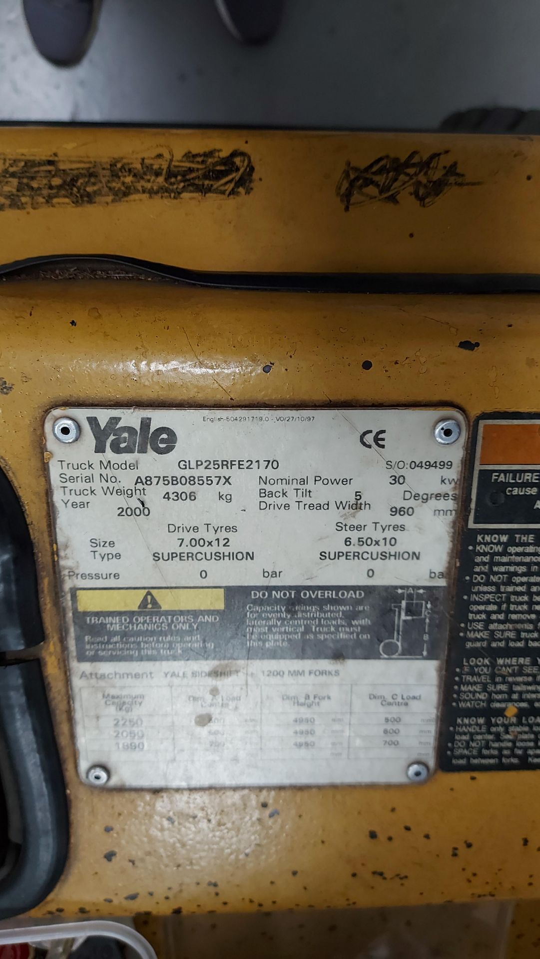 Yale GLP25RFE2170 Gas Forklift Truck. 2.5 Ton Capacity - Image 2 of 2