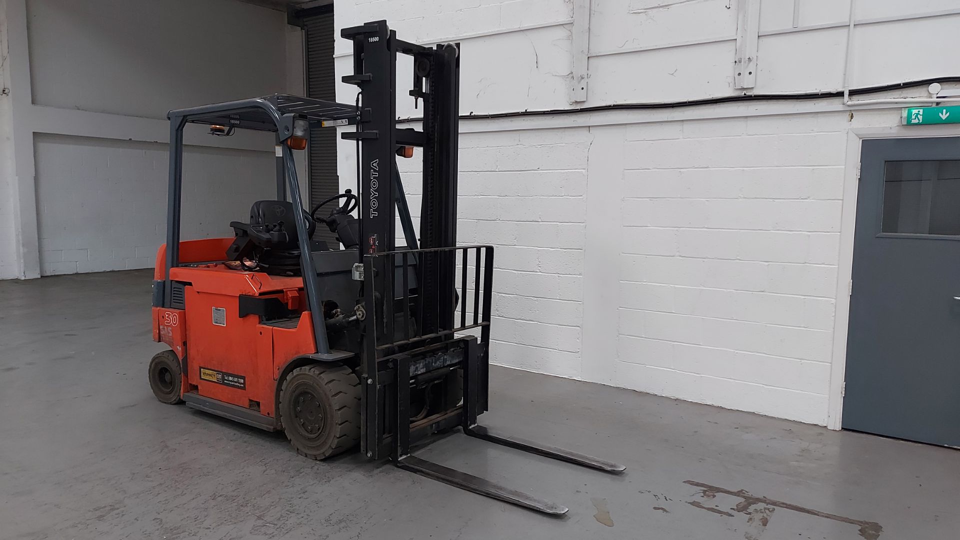 Toyota 7FBMF30 Electric Forklift Truck. NON RUNNER.