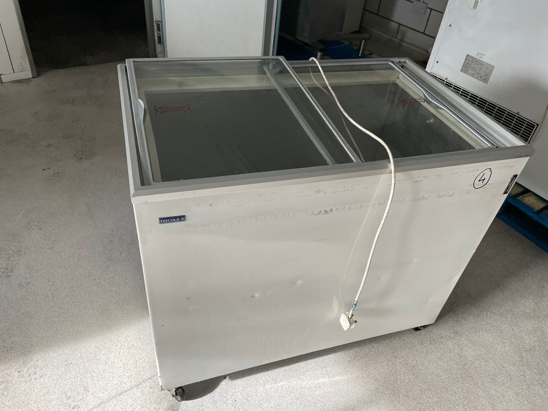 Tefcold chest freezer