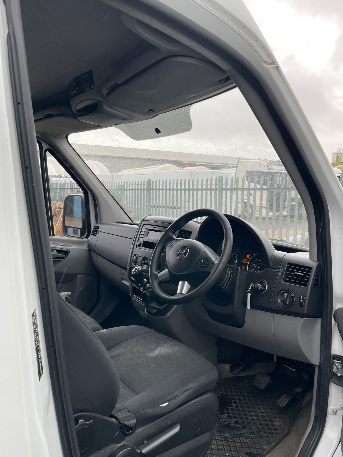 WHITE MERCEDES-BENZ SPRINTER 2.1 CDI 316 (Eu6), 6 Speed Manual, Diesel SWB Refrigerated Panel Van. R - Image 5 of 6