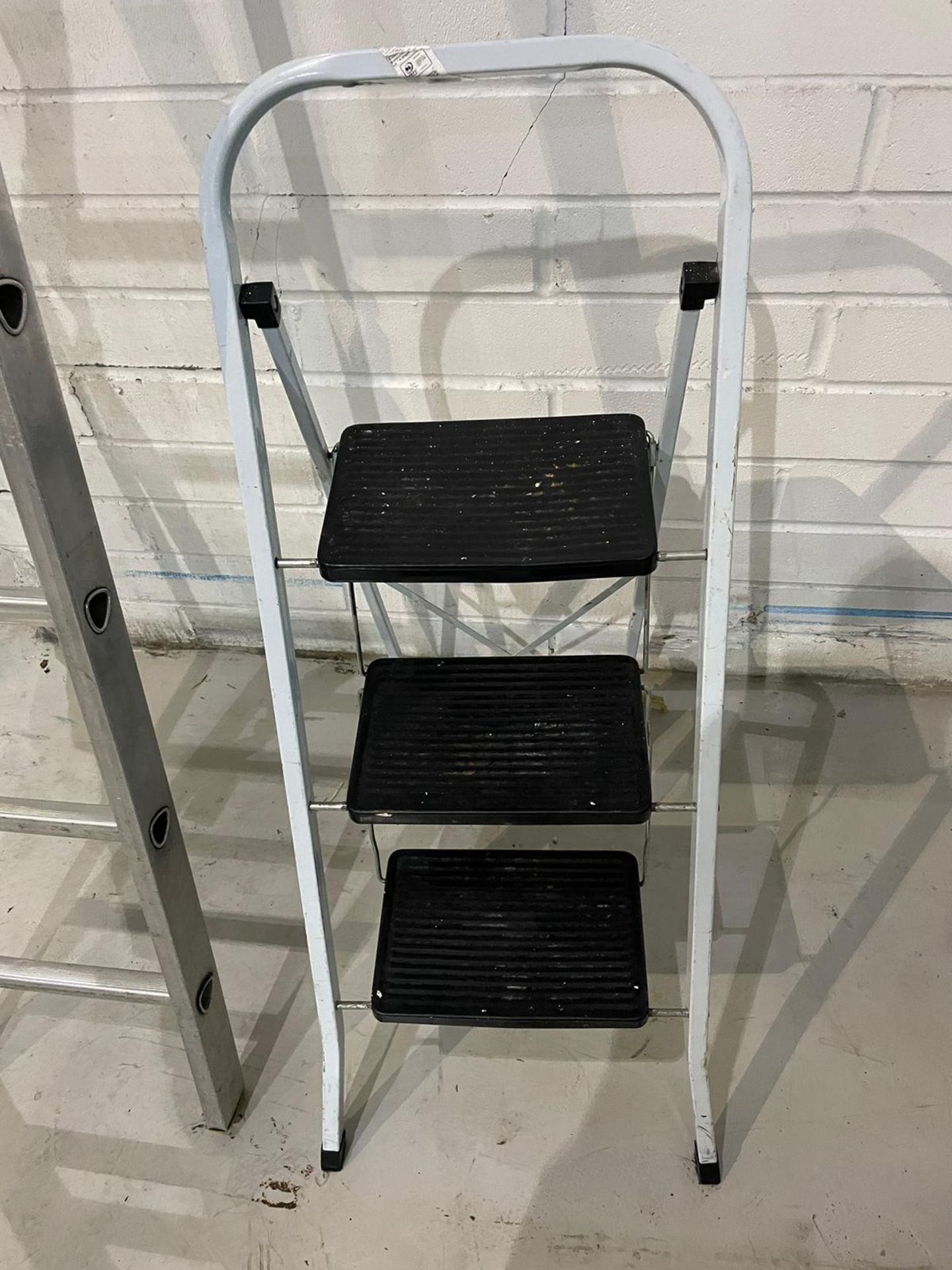 (1) Tubular Steel Three Tread Folding Platform Steps