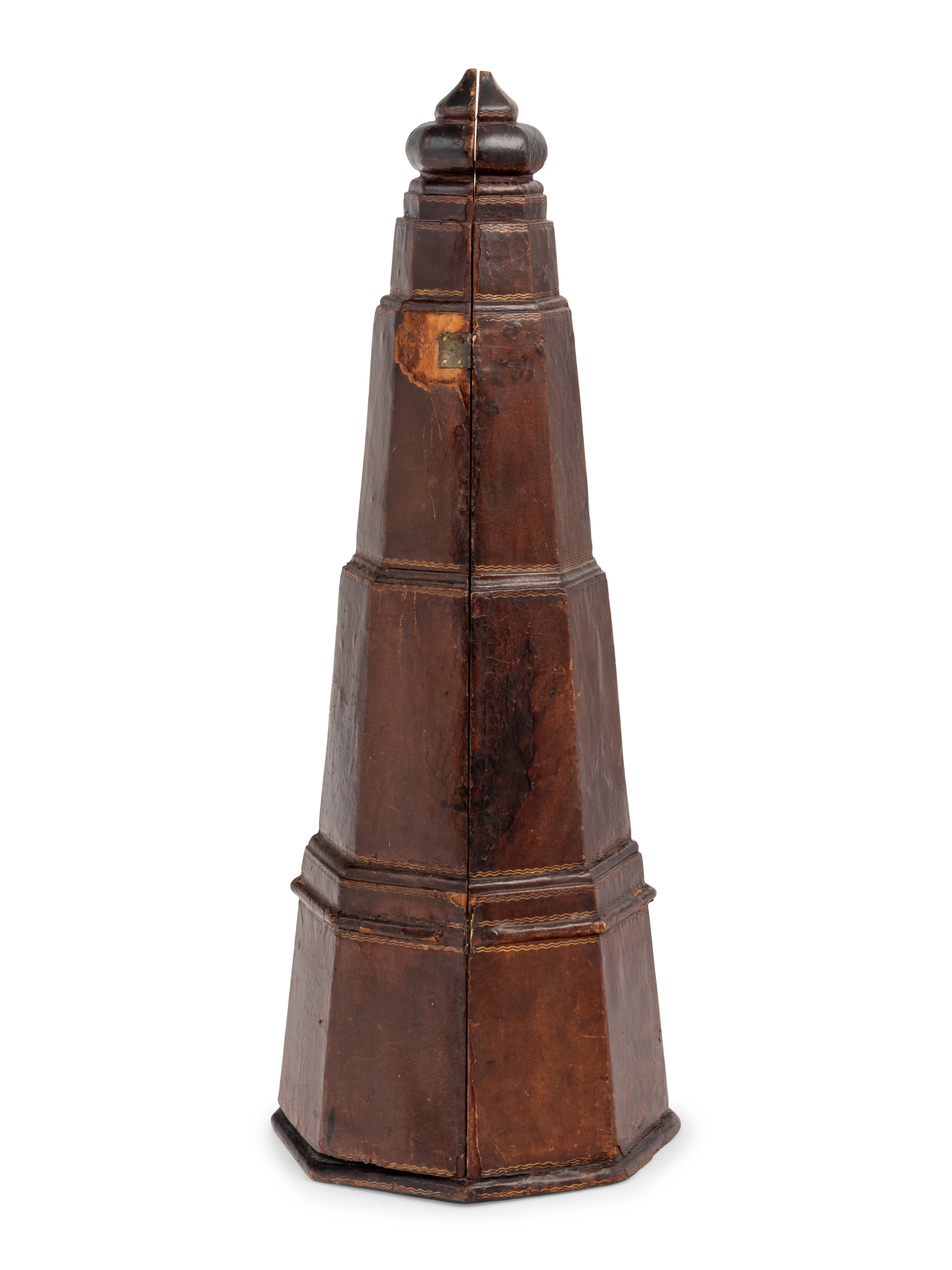 A Chinese Export Black and Gilt Lacquer Pagoda-Form Stacking Container - Image 5 of 9