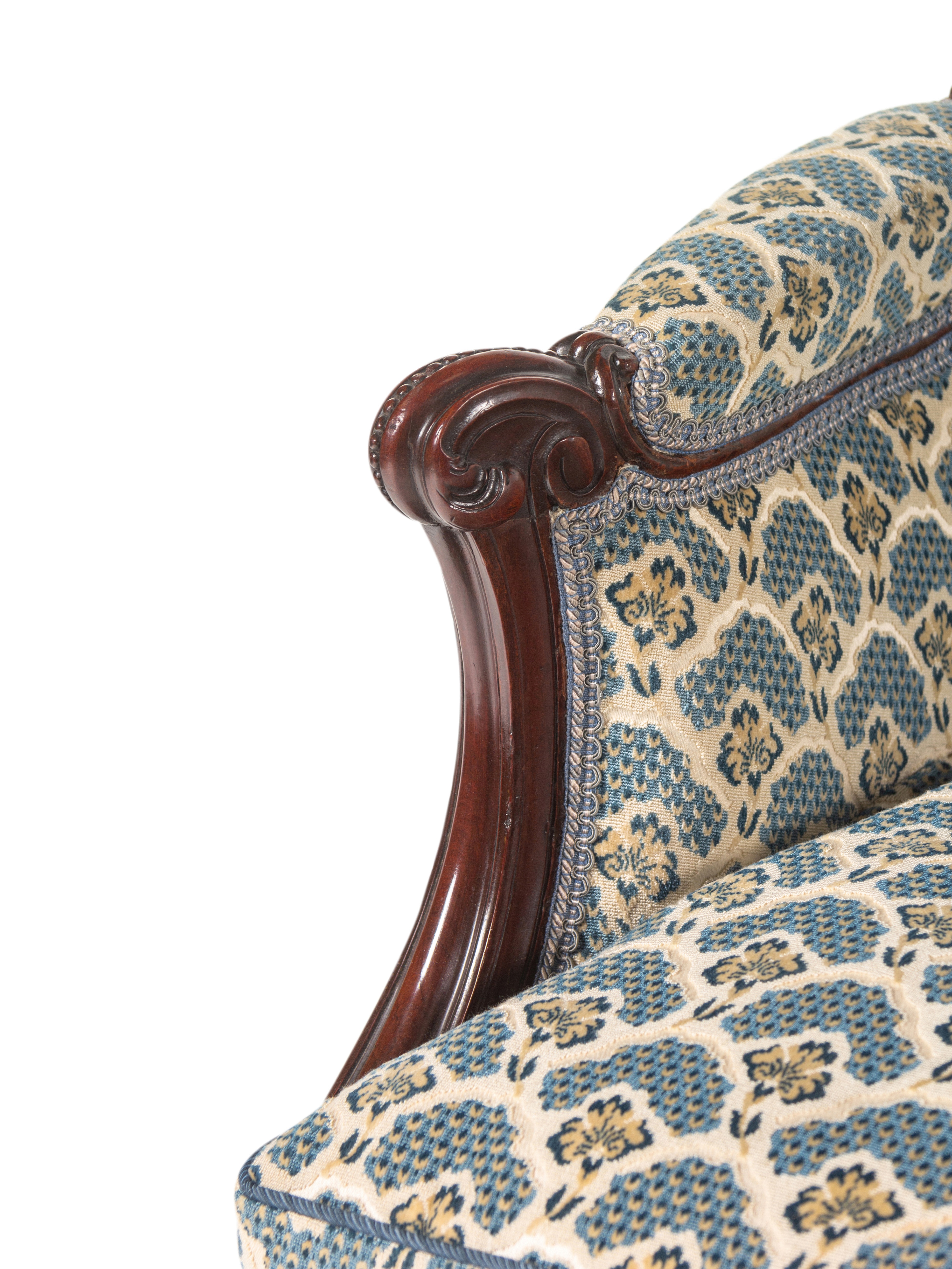 A George III Carved Mahogany Settee - Image 5 of 11
