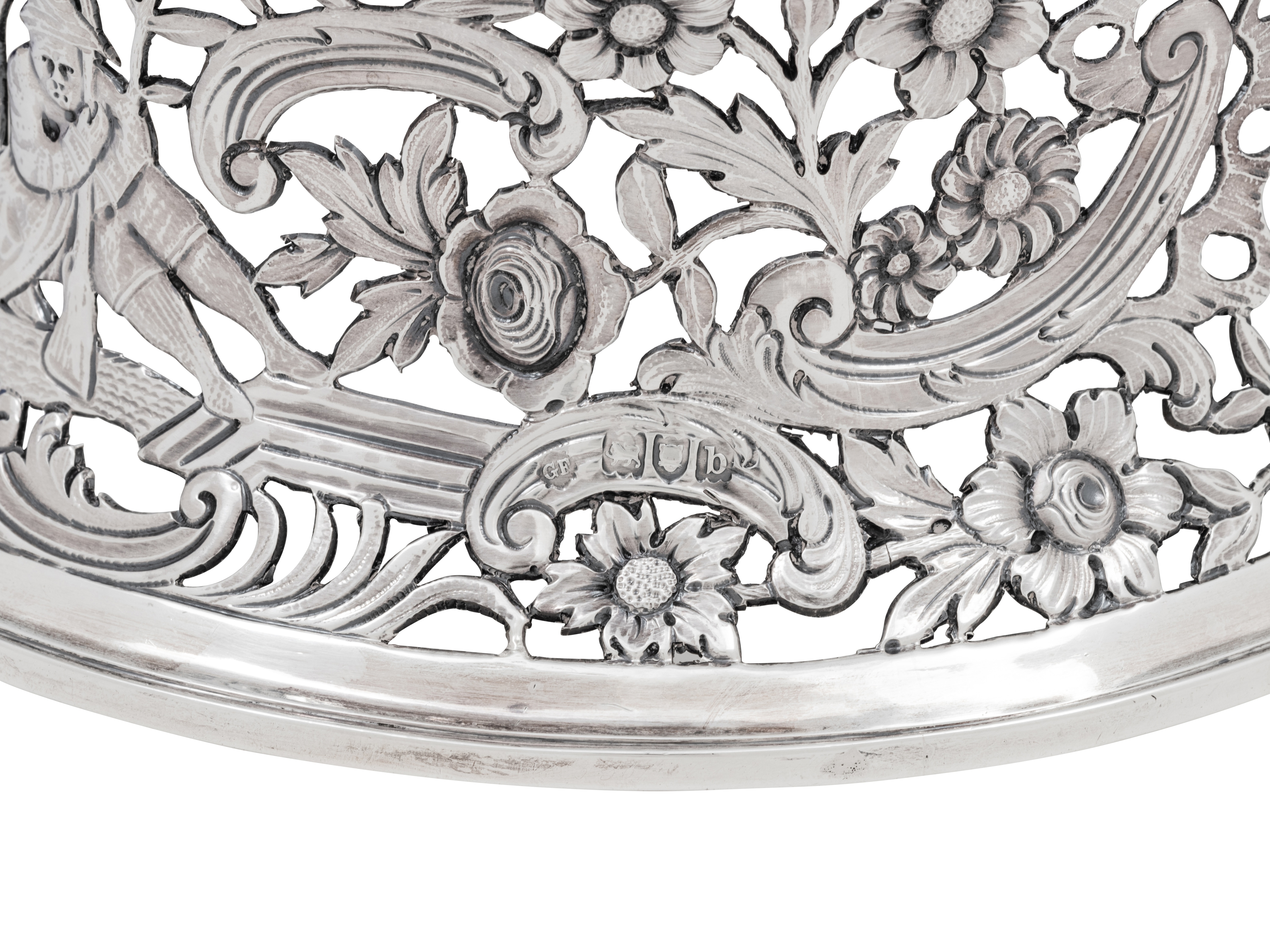 A Victorian Silver Dish Ring - Image 8 of 10