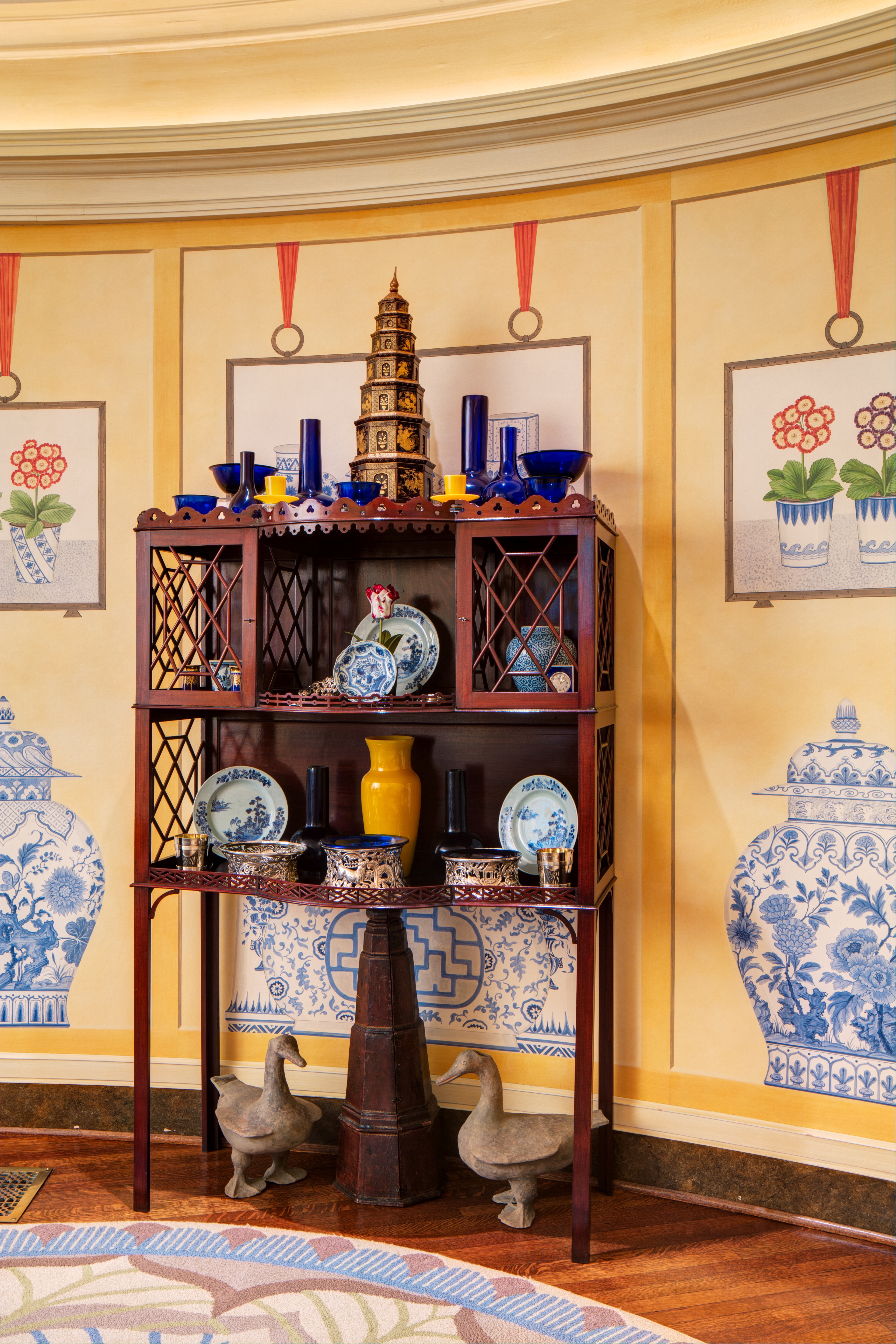 A Chinese Peking Blue Glass Vase - Image 5 of 6