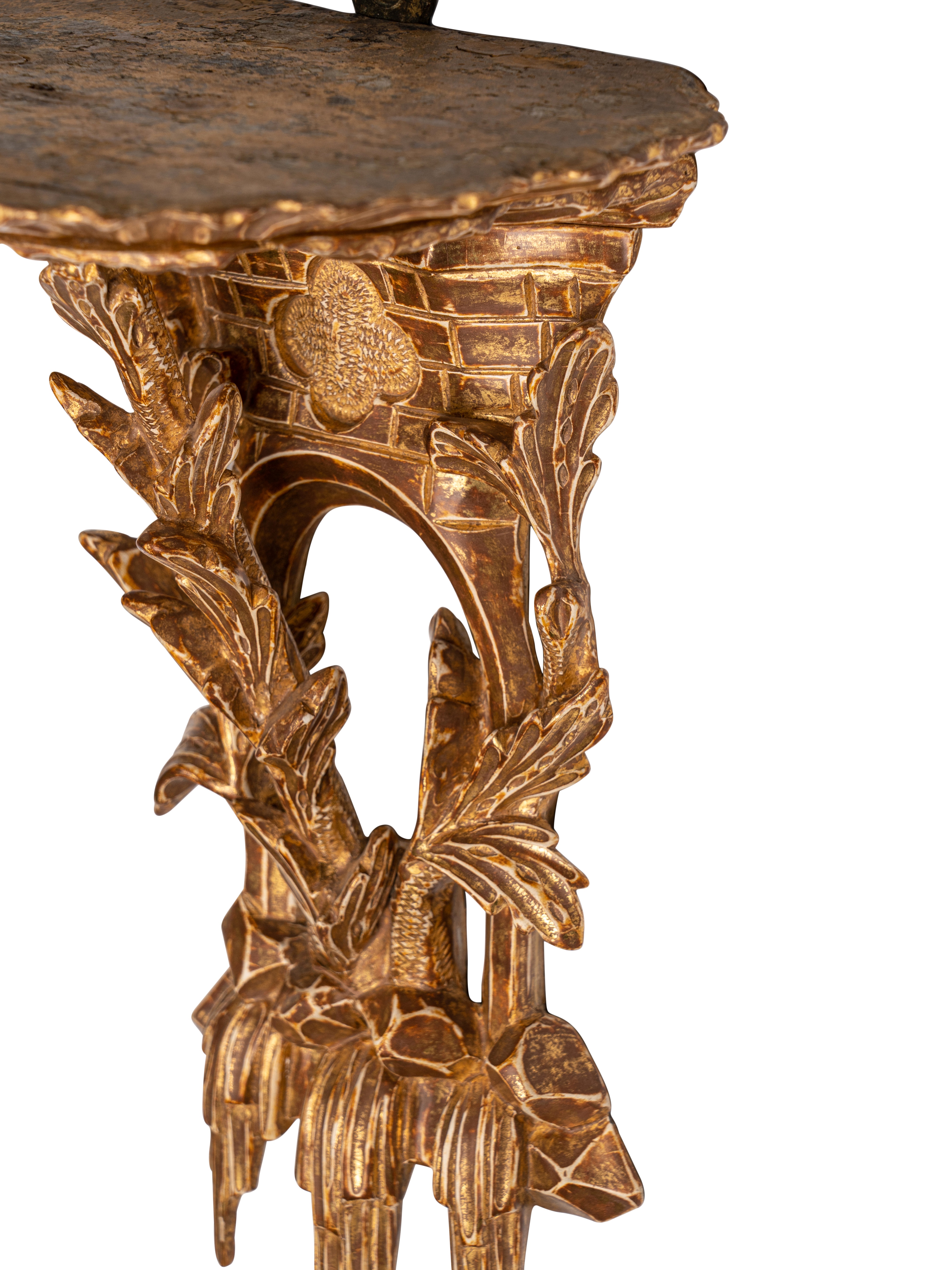 A Pair of George III Giltwood Wall Brackets - Image 4 of 7