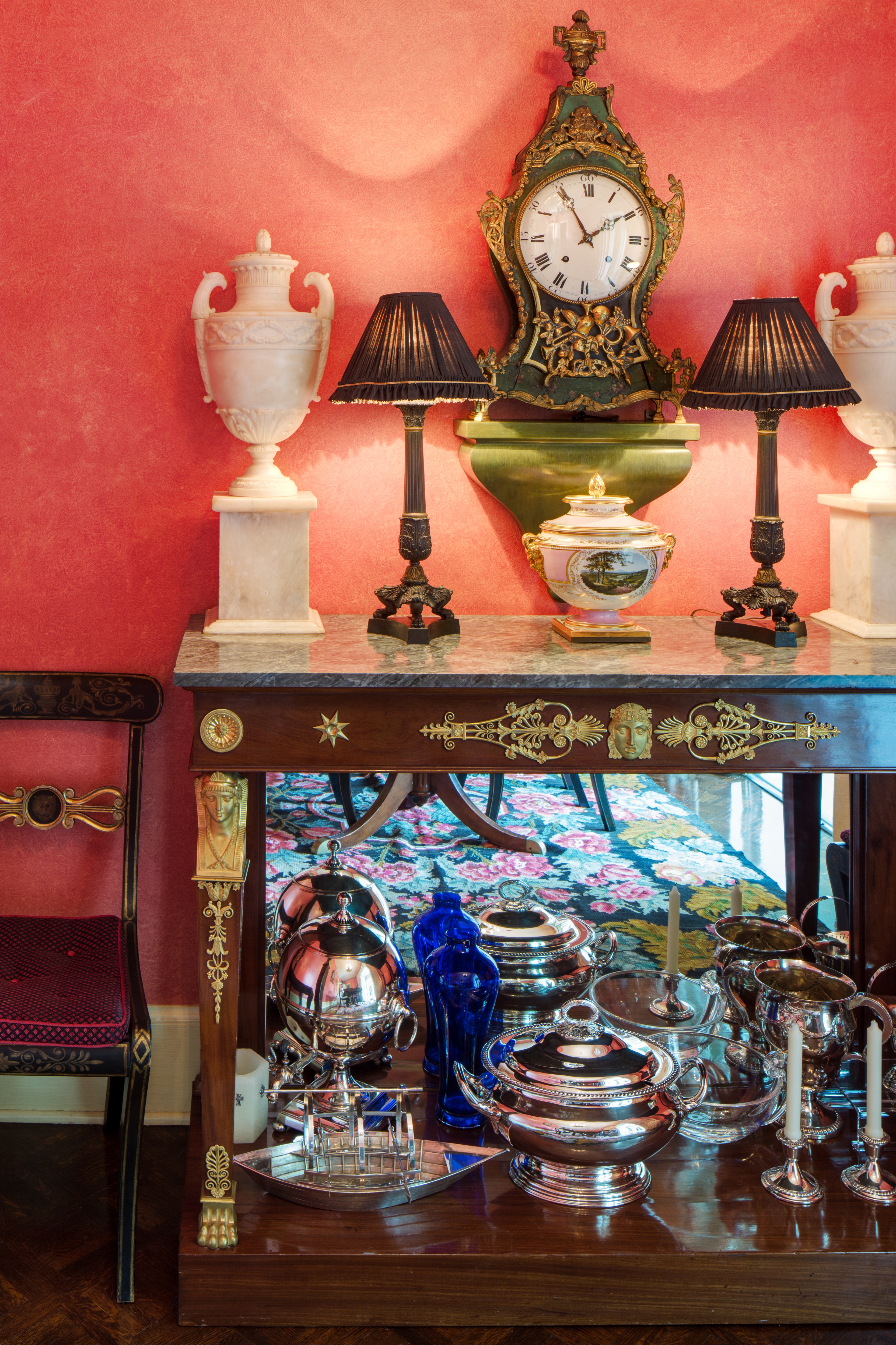 A Pair of Restauration Ormolu and Patinated Bronze Figural Candlesticks - Image 6 of 6