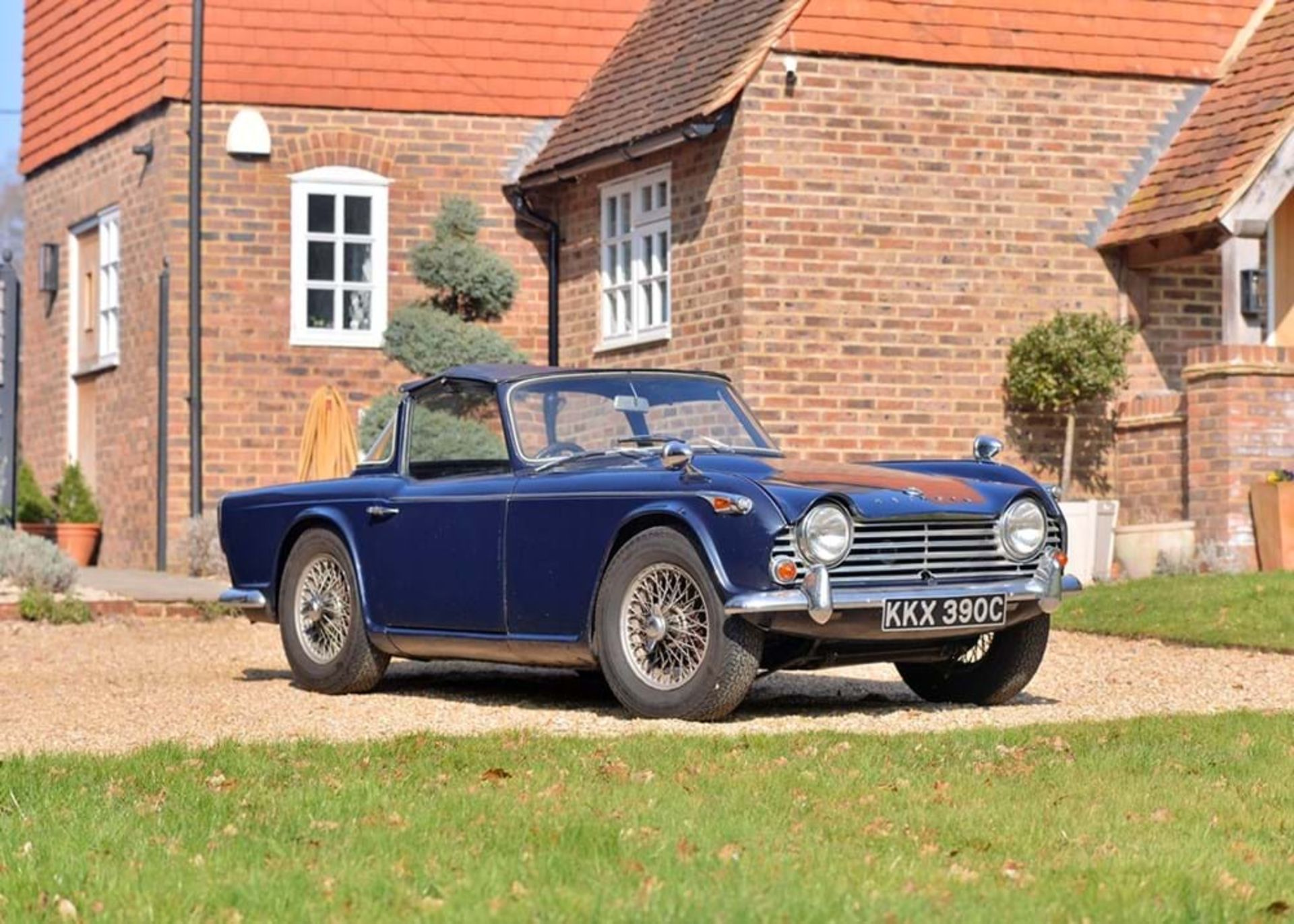 1965 Triumph TR4A IRS (Surrey Top)