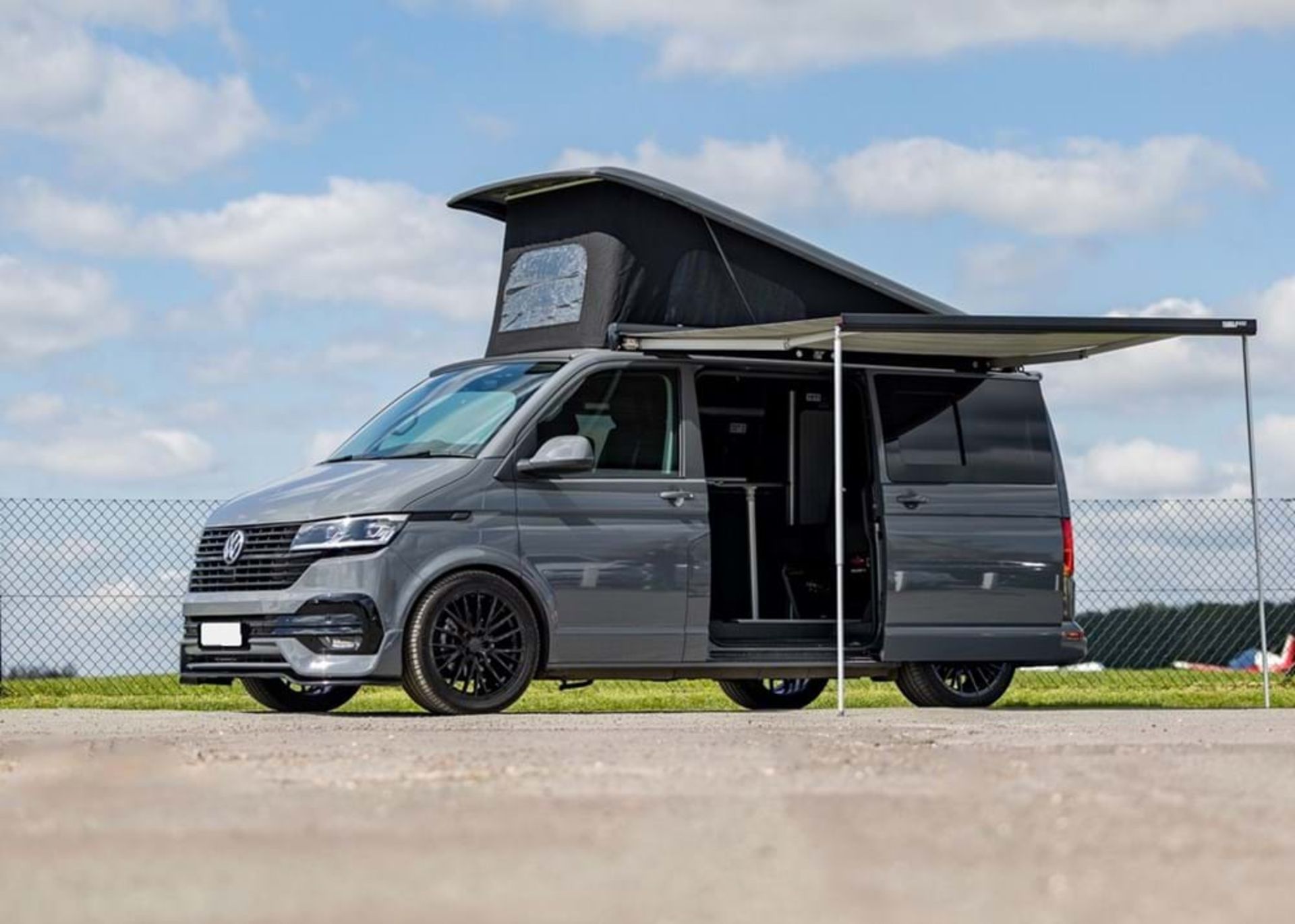 2021 Volkswagen Transporter T30 Highline Camper - Image 2 of 10