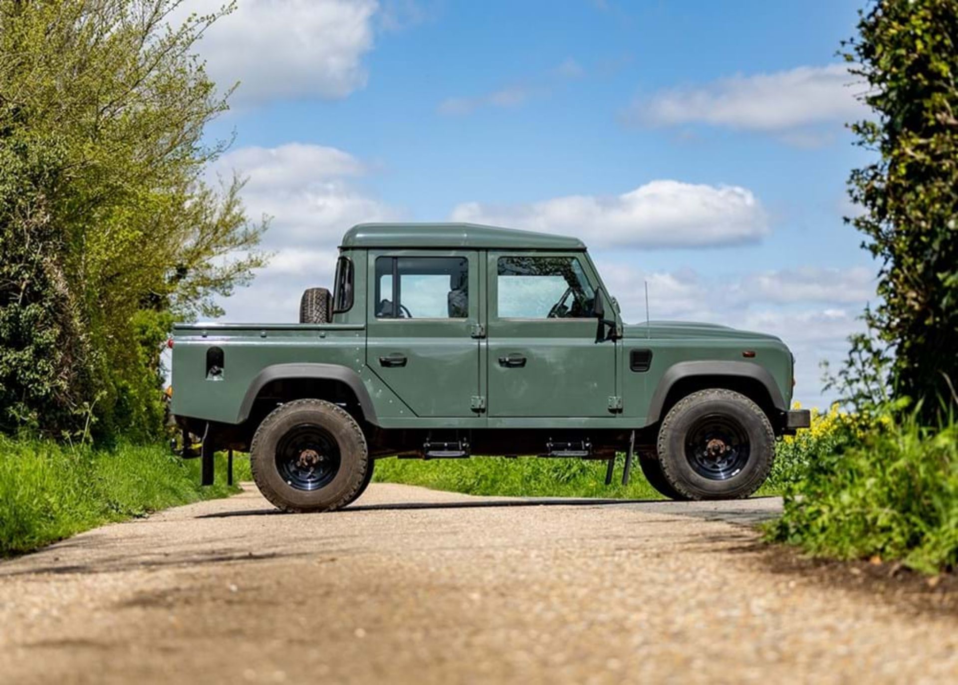 2012 Land Rover Defender Double Cab Pick-up - Image 4 of 10