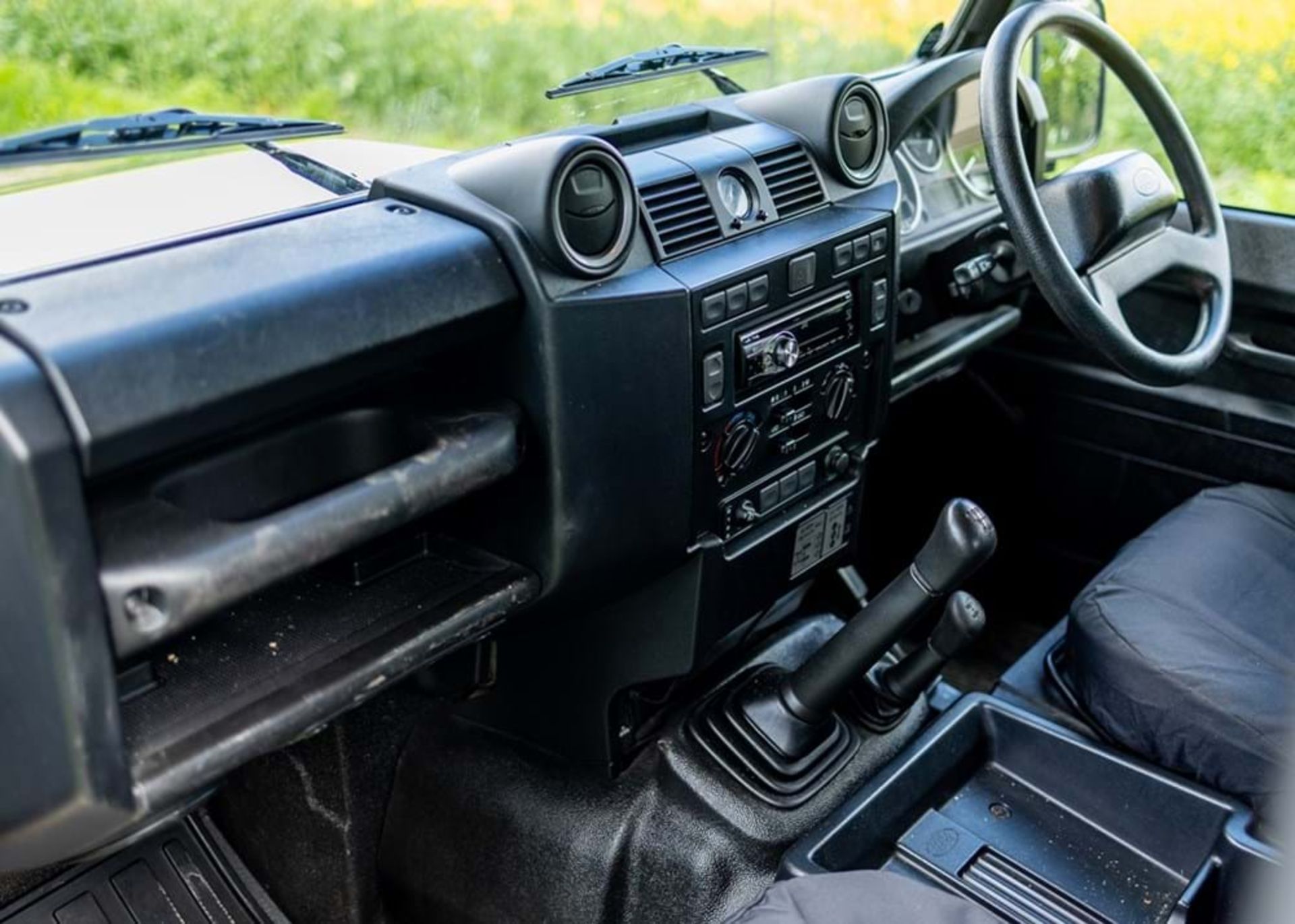 2012 Land Rover Defender Double Cab Pick-up - Image 2 of 10