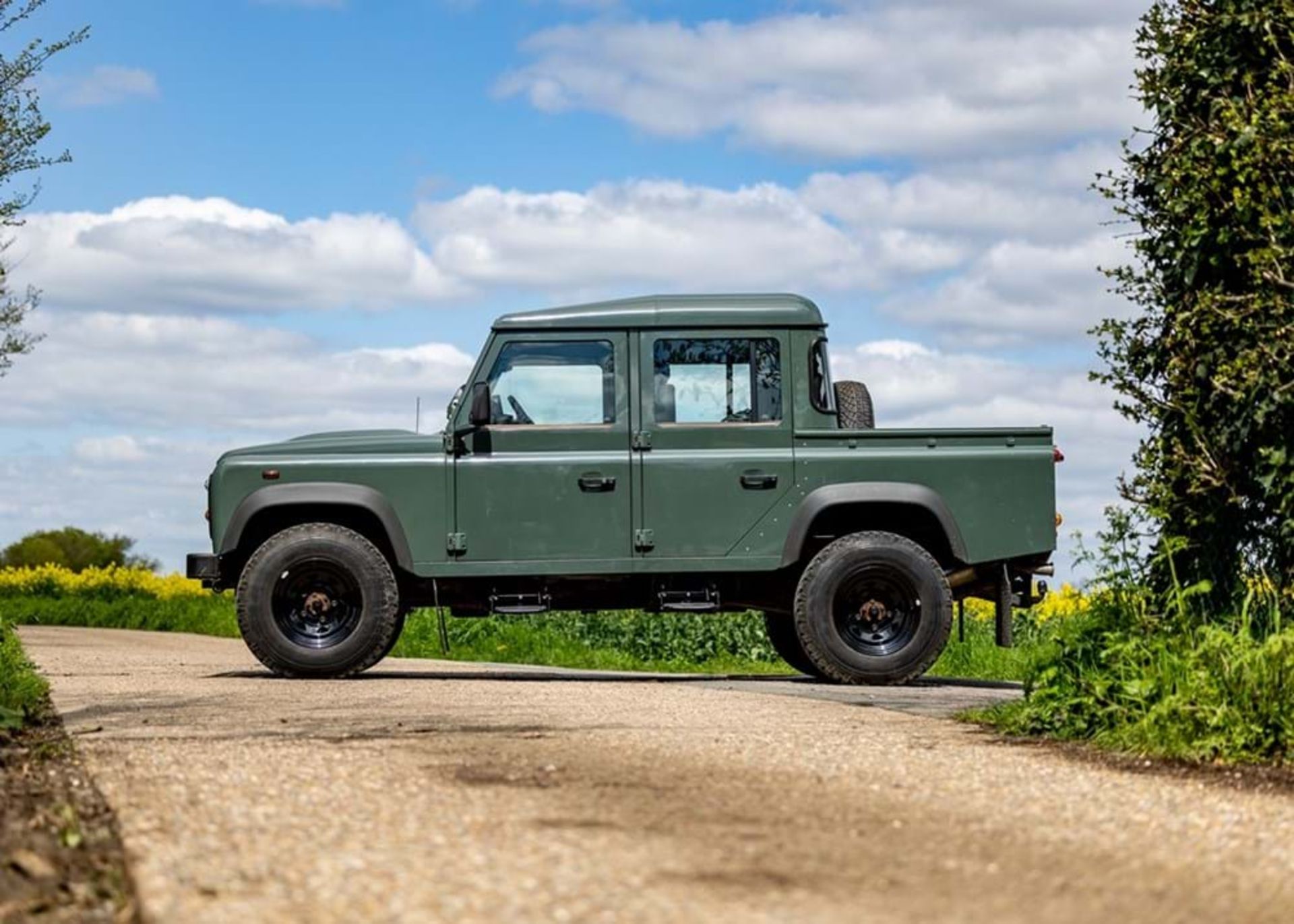 2012 Land Rover Defender Double Cab Pick-up - Image 10 of 10