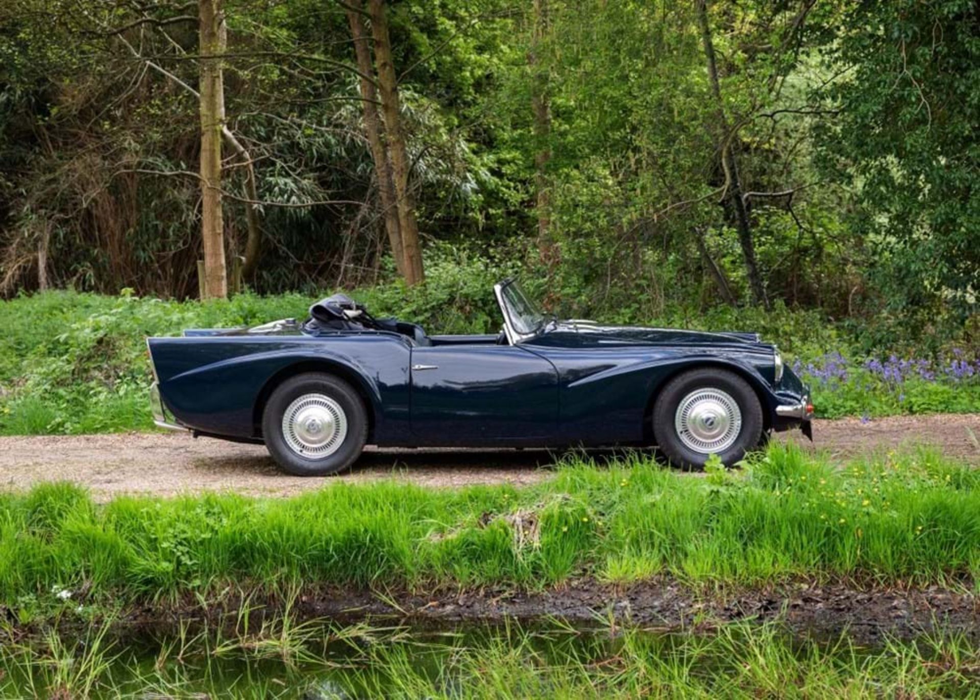 Lot 138 - 1961 Daimler SP250 Dart ‘B’ Specification - Image 2 of 10