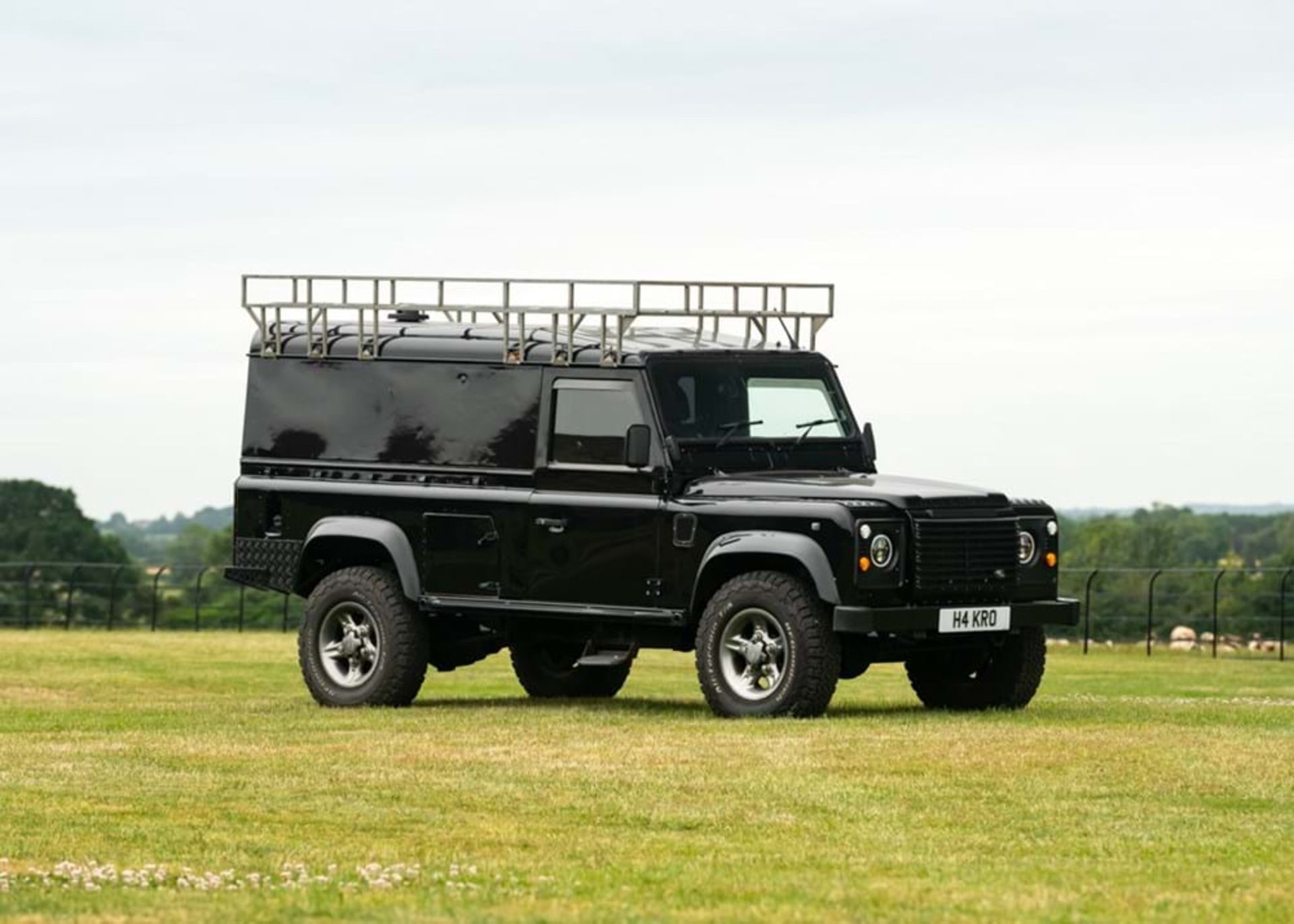 1991 Land Rover Defender 110 200TDi 'Safari' - Image 2 of 10