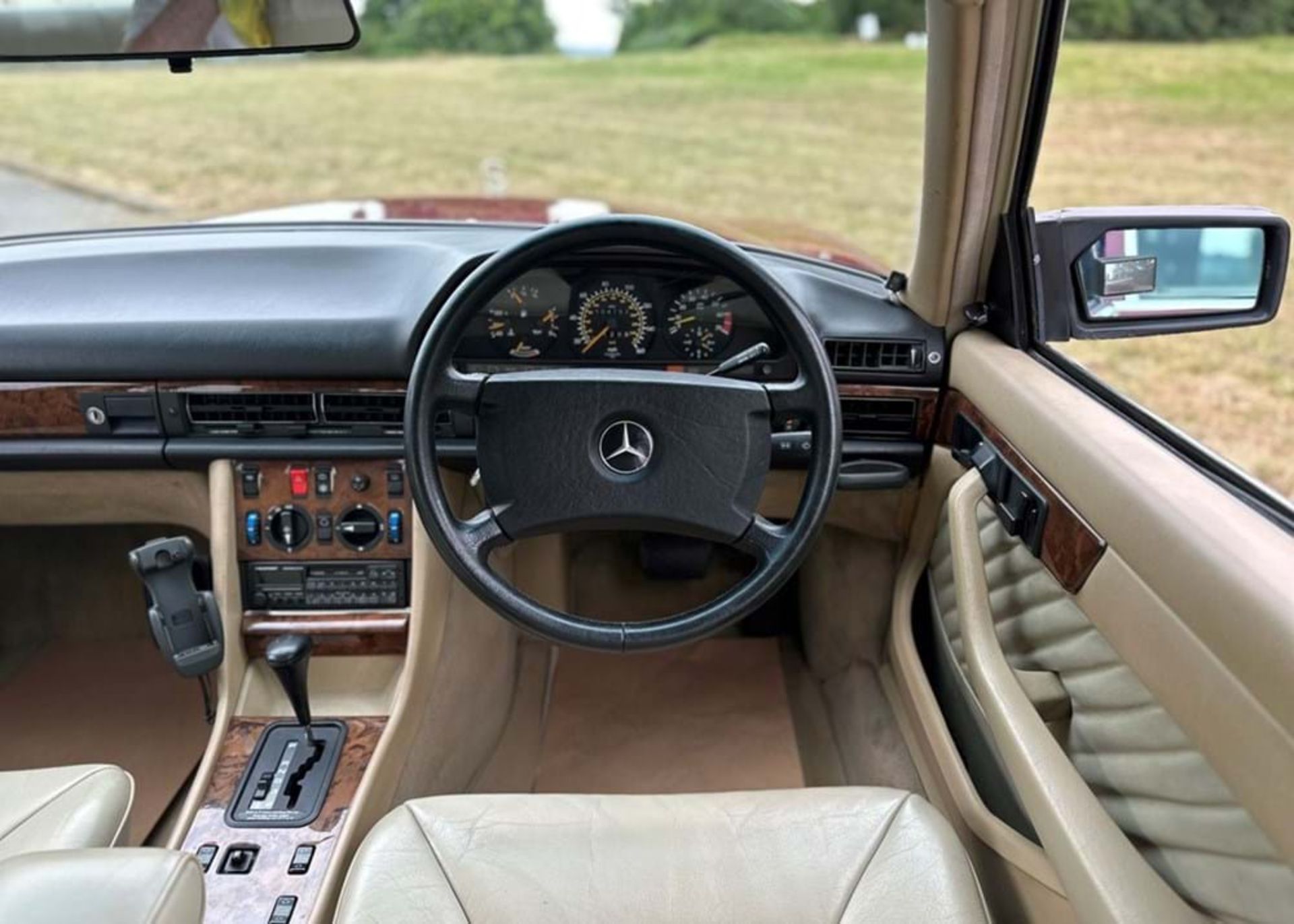 1991 Mercedes-Benz 300 SE - Image 9 of 10