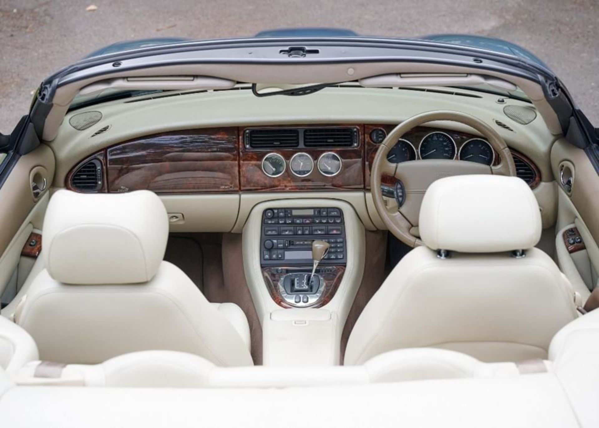 2004 Jaguar XK8 Convertible - Image 10 of 10