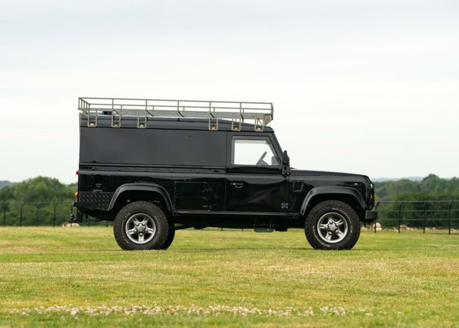 1991 Land Rover Defender 110 200TDi 'Safari' - Image 3 of 10