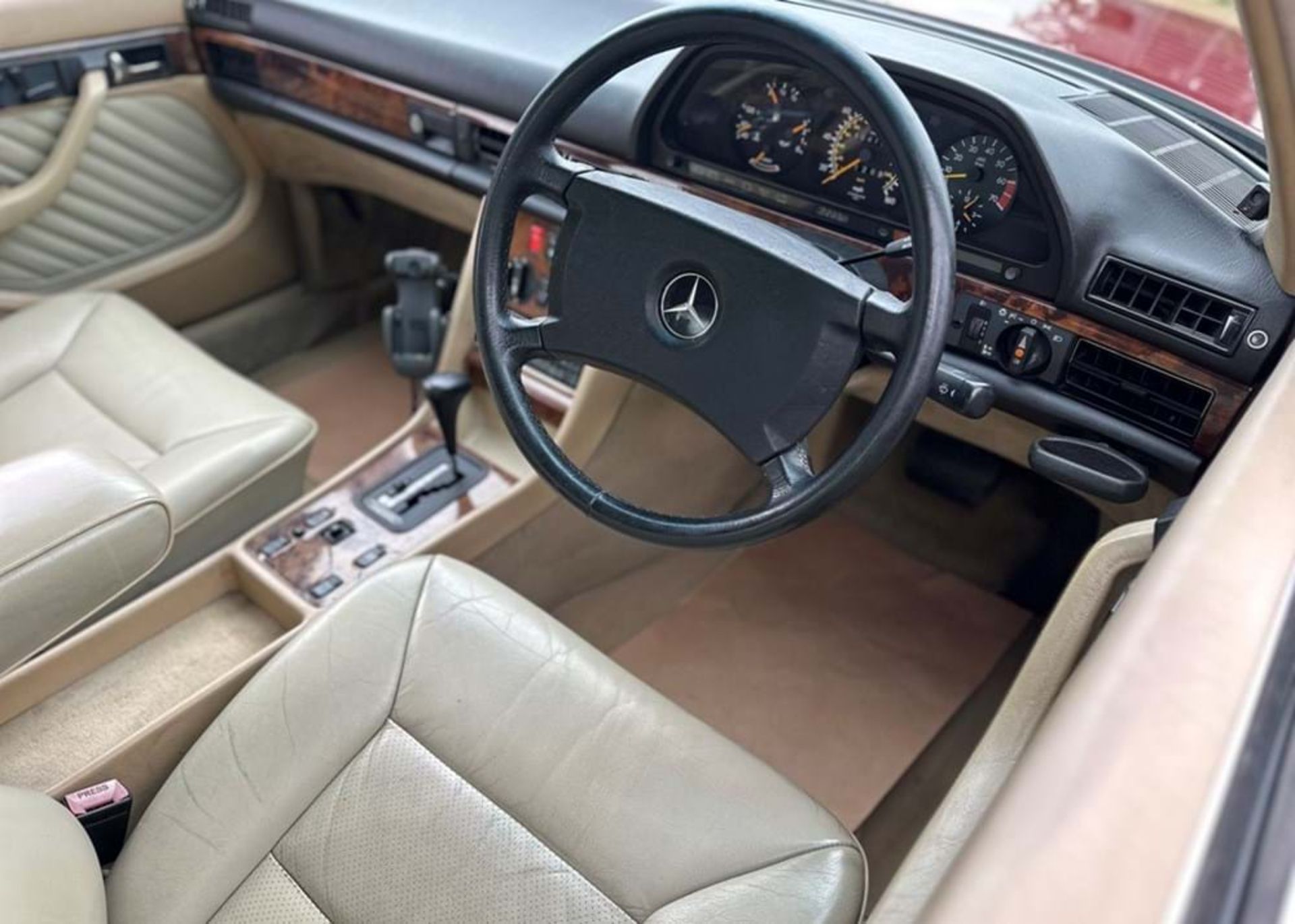 1991 Mercedes-Benz 300 SE - Image 6 of 10