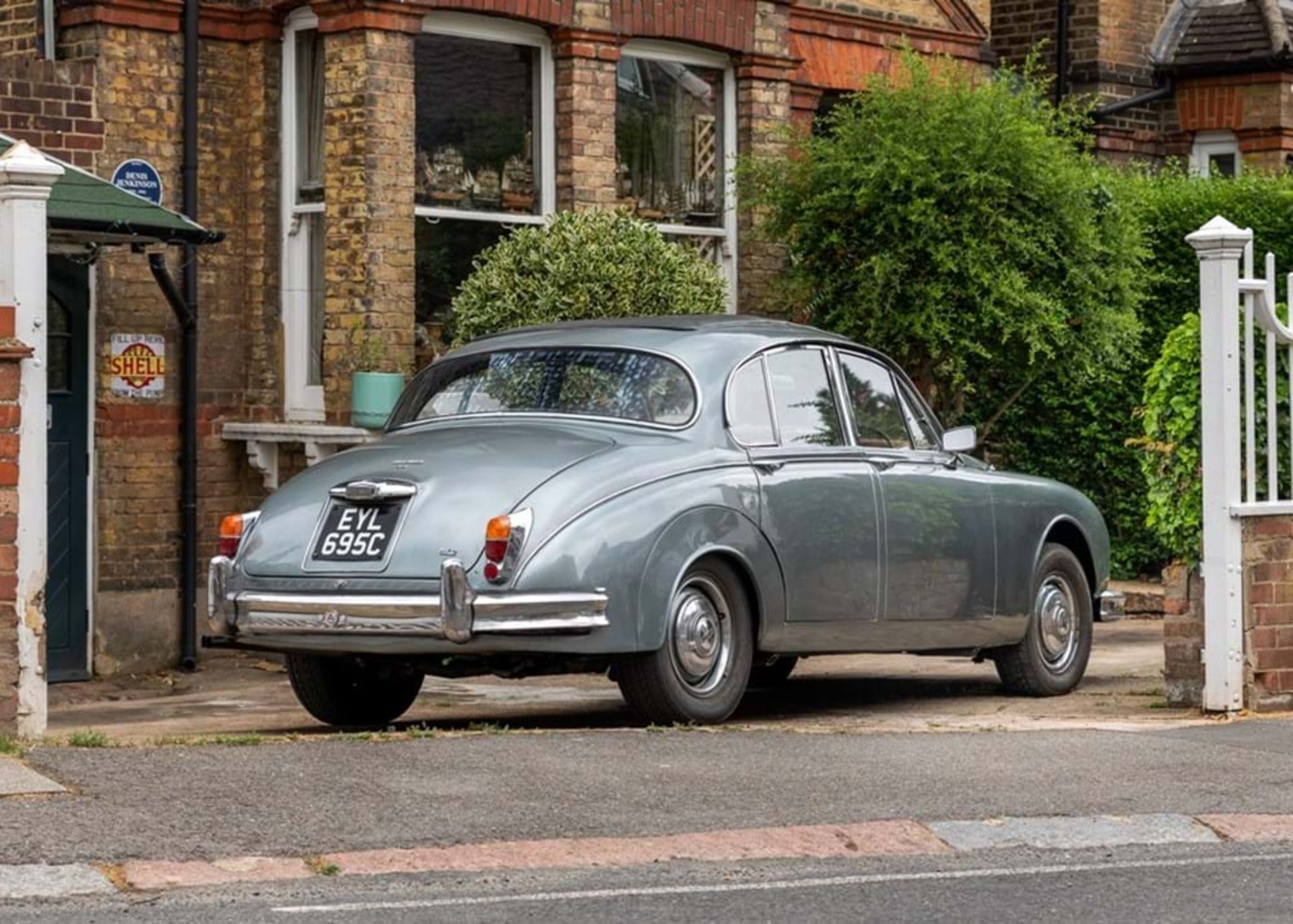 1965 Jaguar Mk. II (3.4 litre) - Image 9 of 10