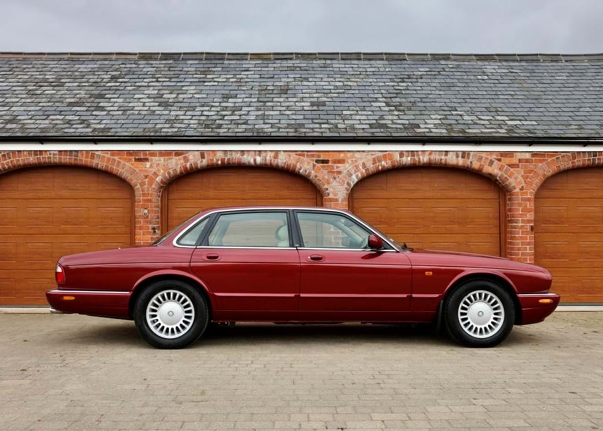 1999 Jaguar XJ8 (3.2 litre) - Image 10 of 11