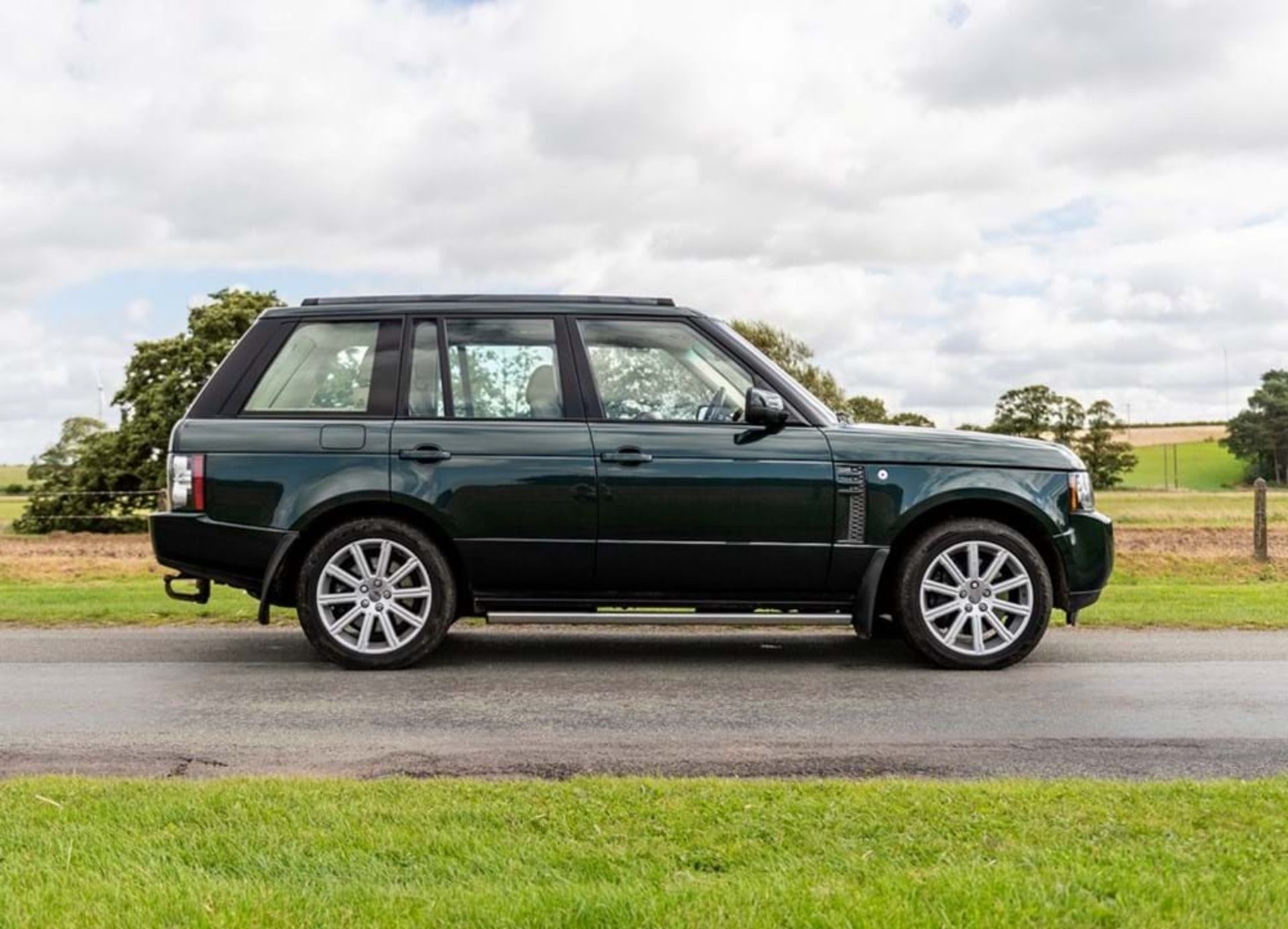 2011 Range Rover Vogue SE Believed To Be Ex-Royal Fleet - Image 10 of 10