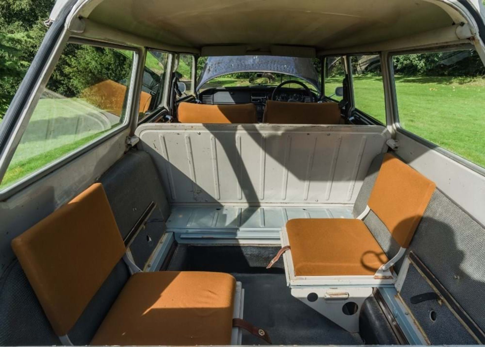 1974 Citroën DS 23 Safari Seven Seat - Image 8 of 10