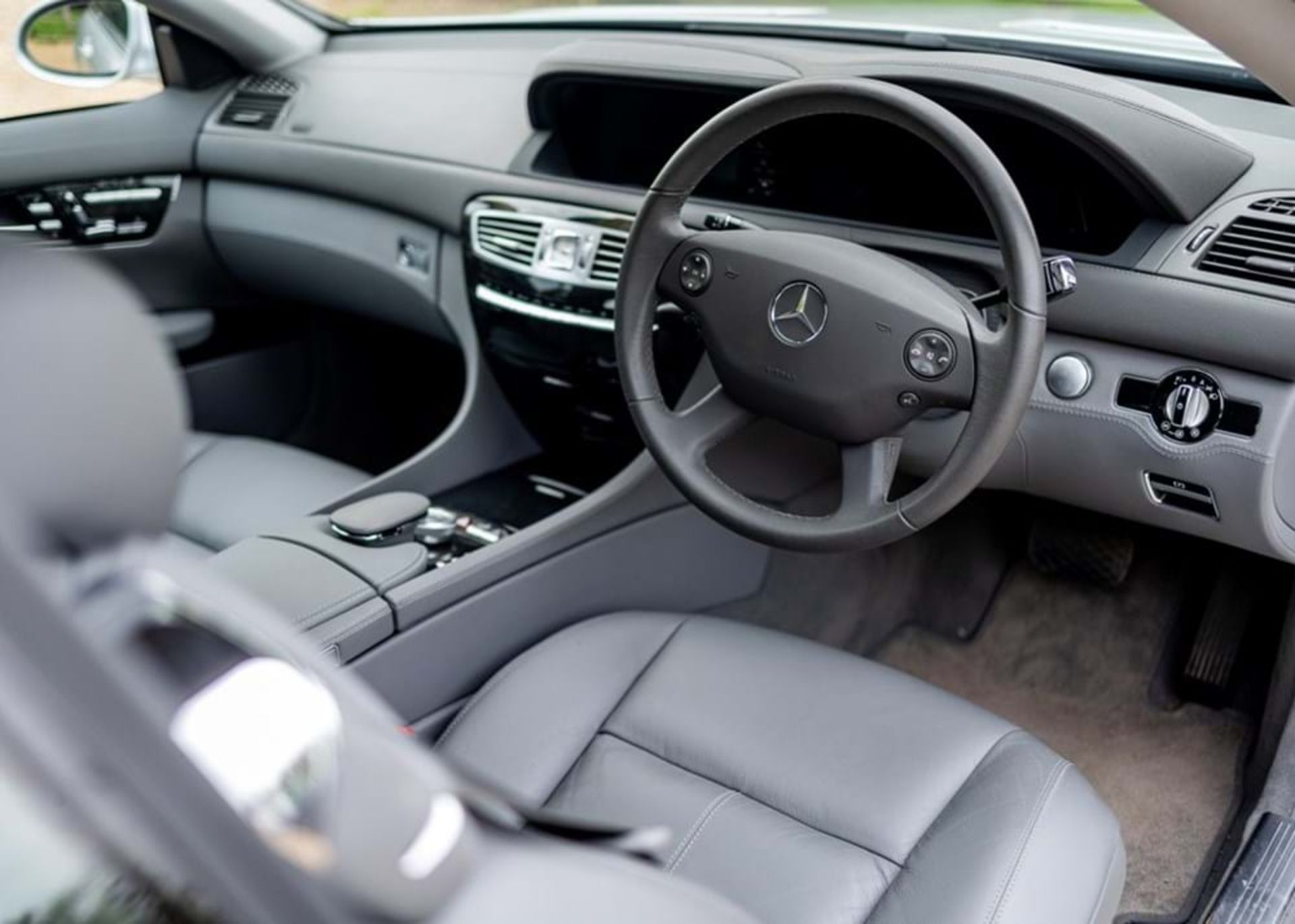 2009 Mercedes-Benz CL500 - Image 4 of 10