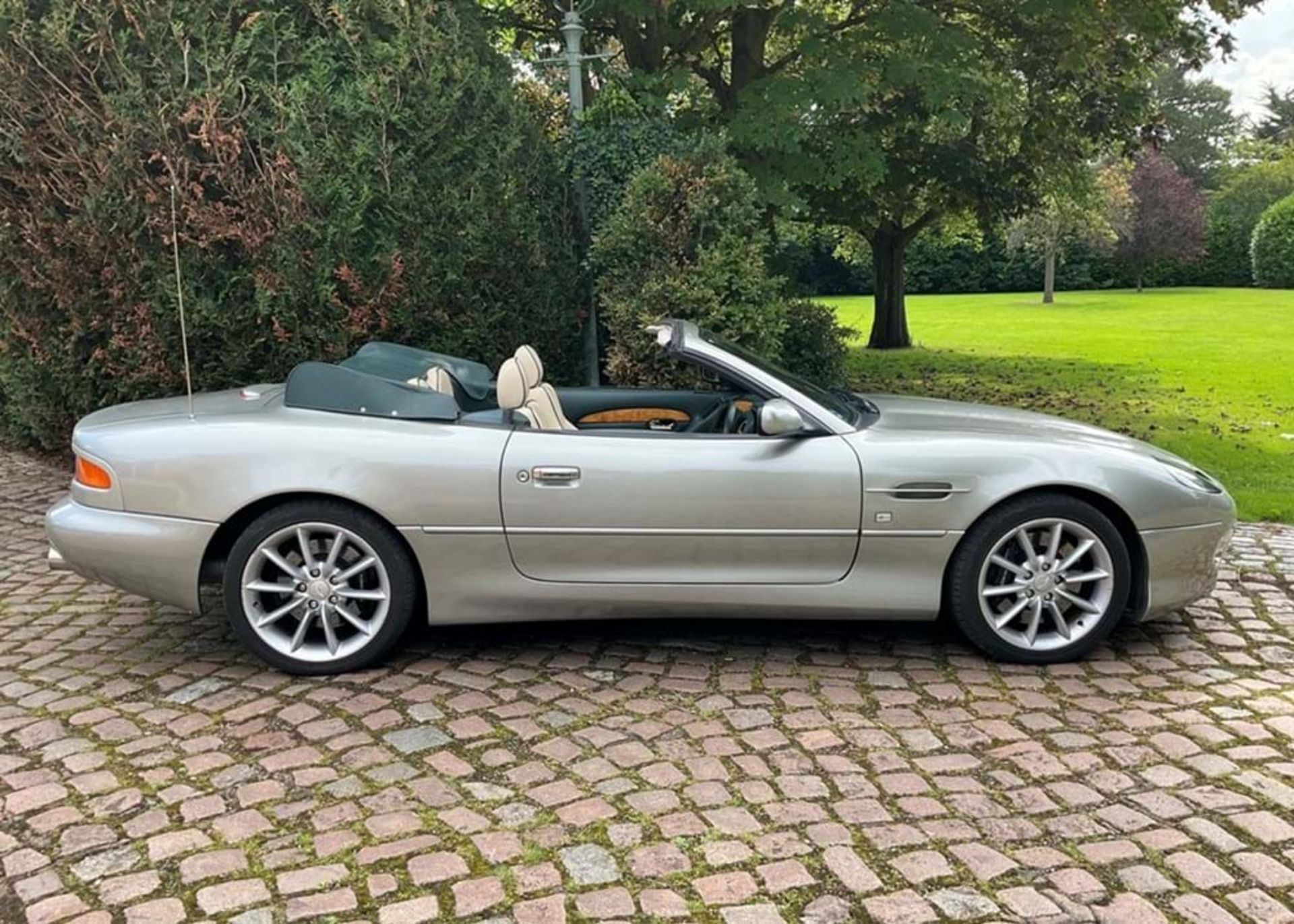 2002 Aston Martin DB7 Vantage Volante - Image 2 of 3