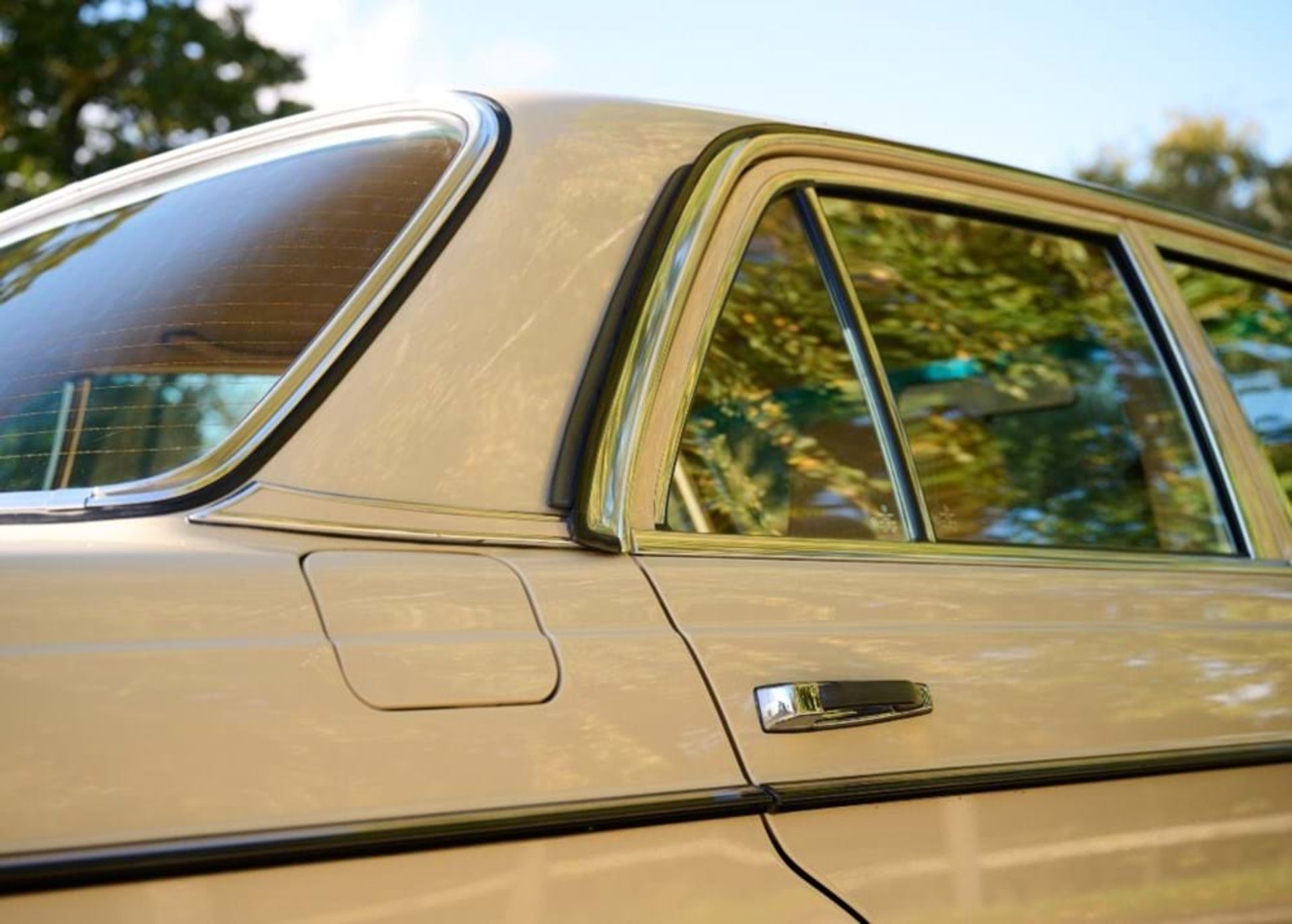 1985 Mercedes-Benz 230E - Image 8 of 10