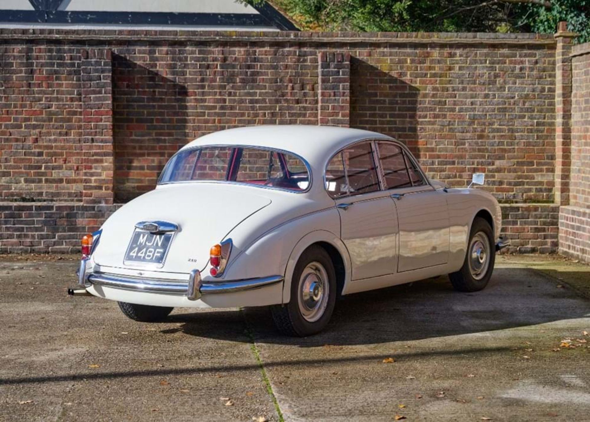 1967 Jaguar Mk. II (2.4 litre) - Image 4 of 10