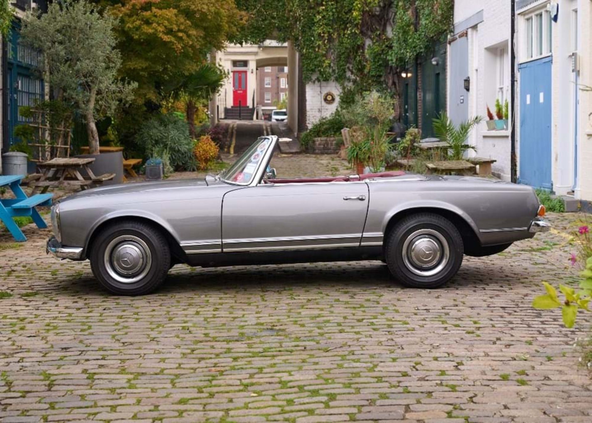 1965 Mercedes-Benz 230 SL Pagoda - Image 2 of 10