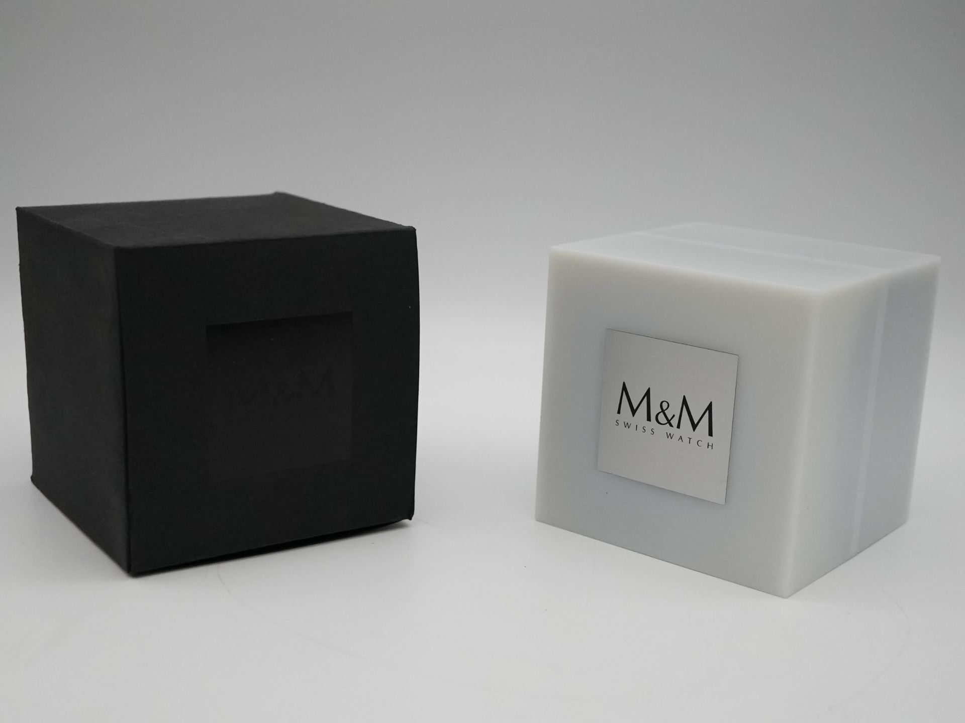 M & M Uhrenbox