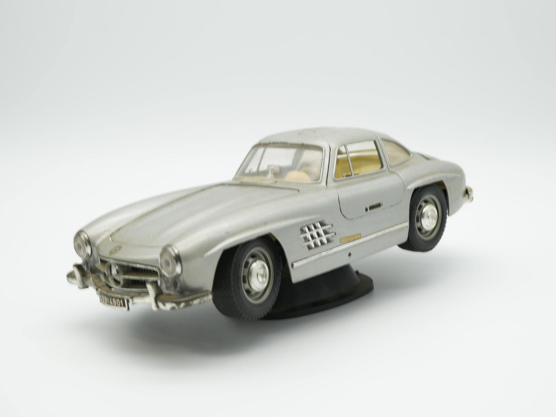 Mercedes 300SL - Image 2 of 8