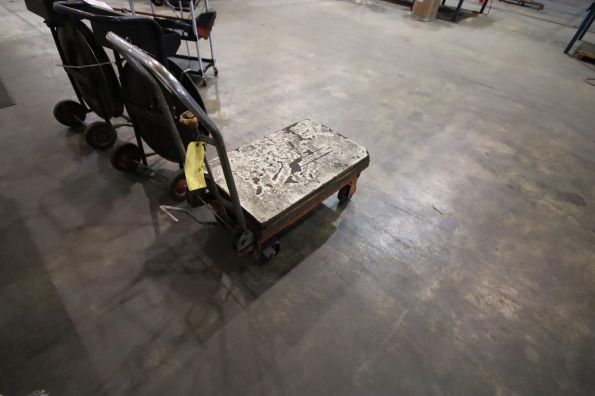 Rolling Lift Table 20"x32" - Image 2 of 2