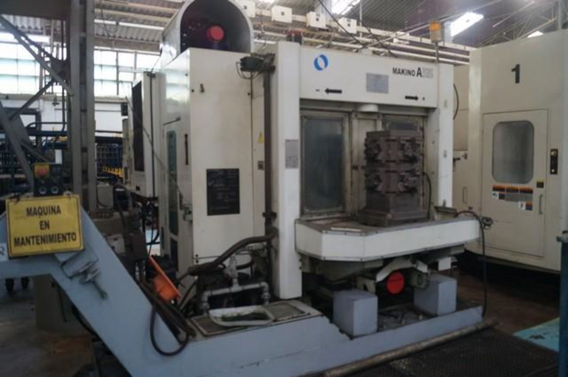 1997 MAKINO A-55 4 Axis Horizontal CNC Machining Center - Image 3 of 15