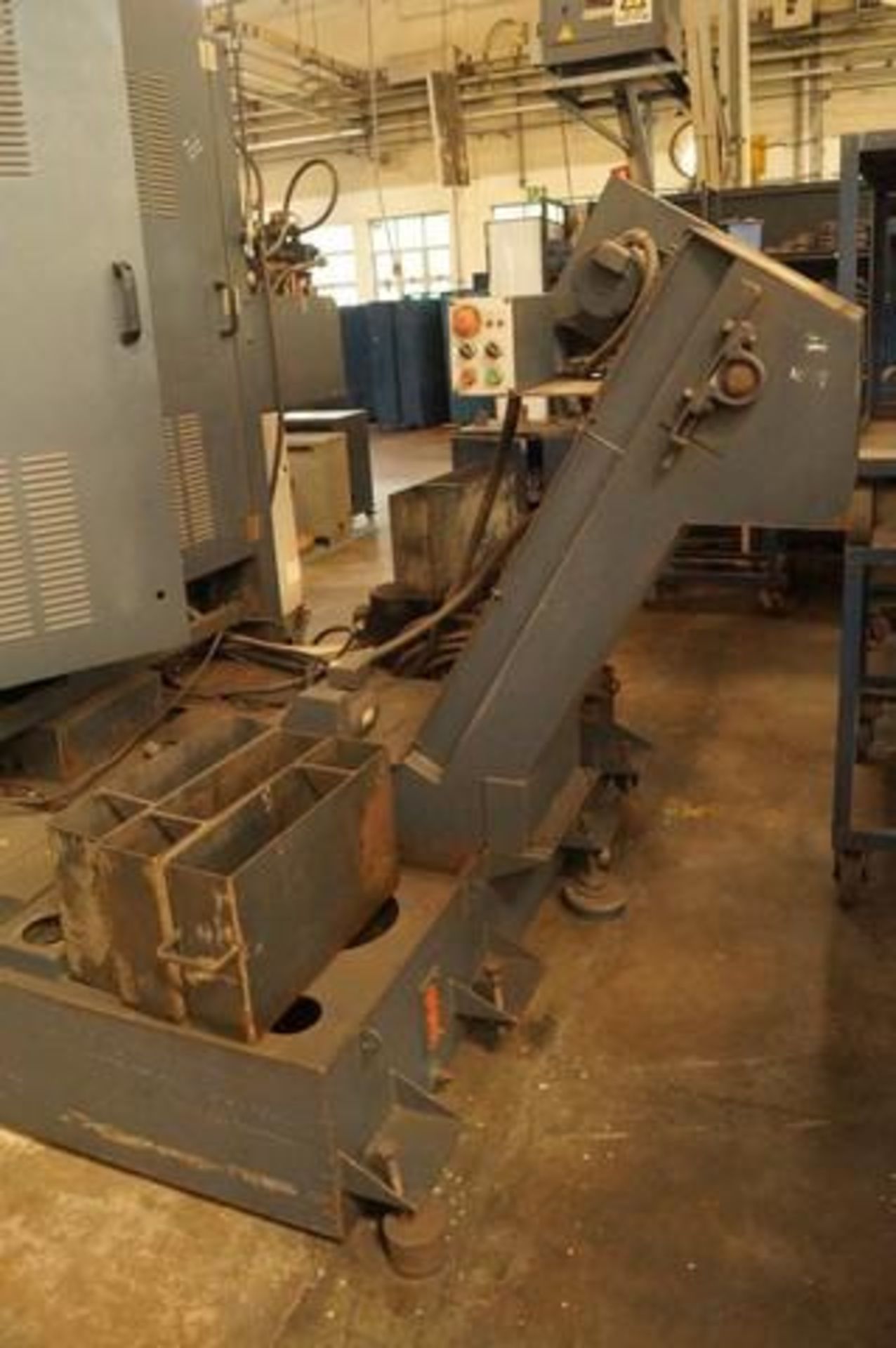 1998 MAKINO A-66 4 Axis Horizontal CNC Machining Center - Image 3 of 13