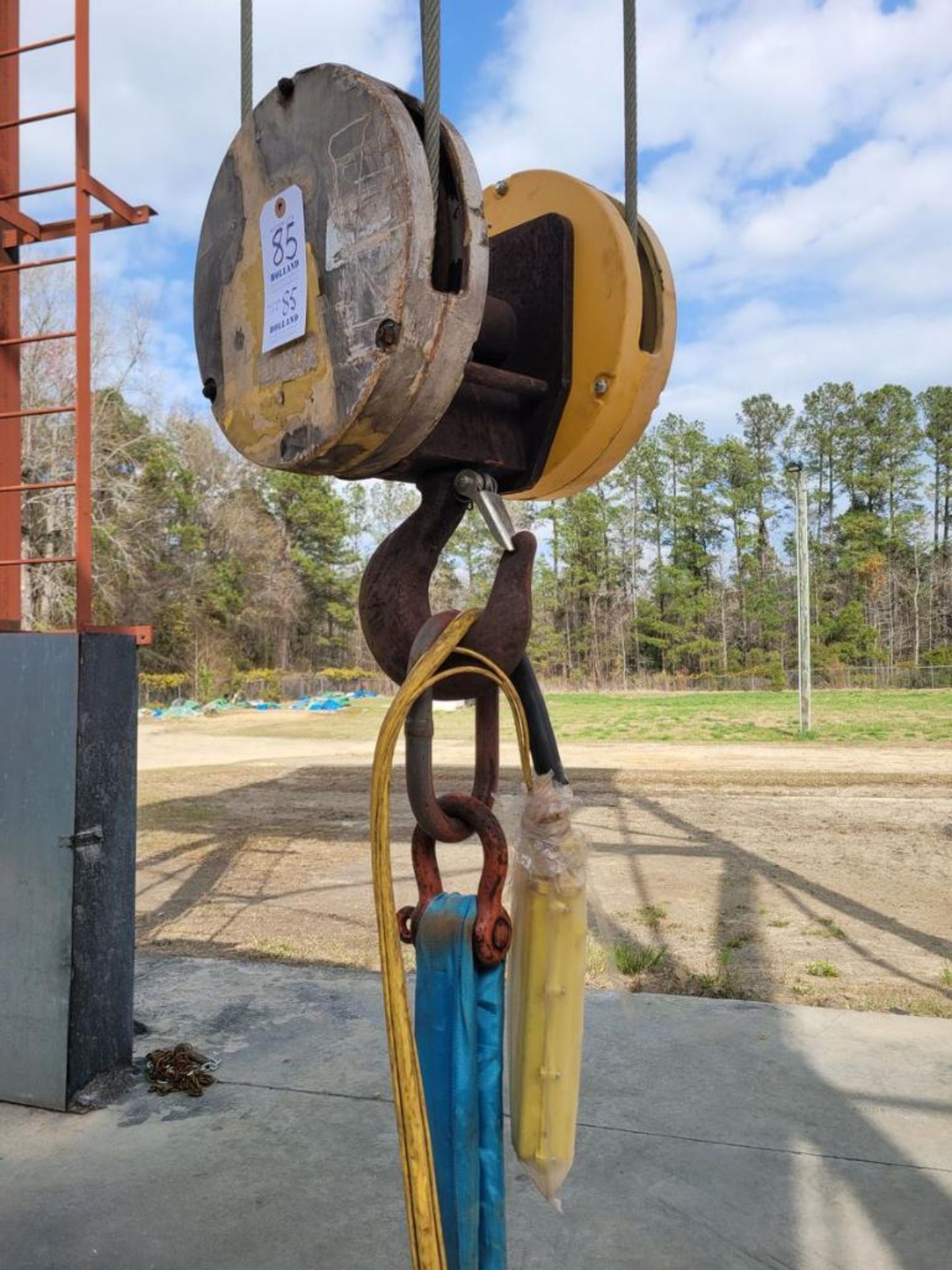 Yale 5-Ton Electric Cable Hoist with 6-Button Pendant Control - Image 2 of 3