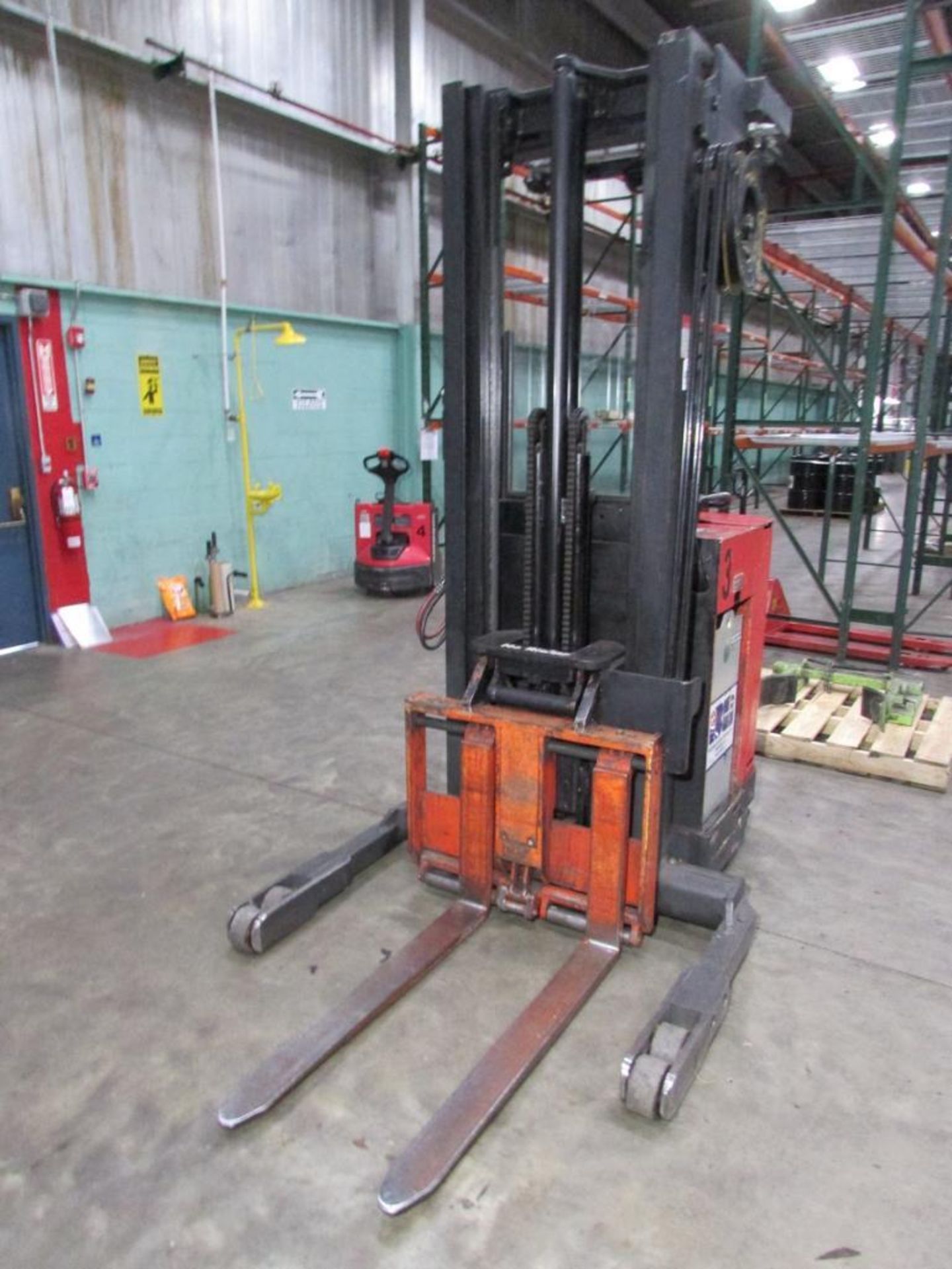 Raymond 20R30TT 3000 Lb. 24V Stand Up Electric Reach Truck