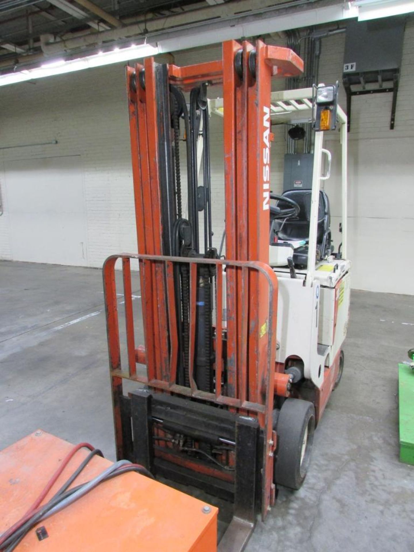 Nissan CUM01L15SN 2325 Lb. Capacity 36V Electric Fork Truck - Image 10 of 15