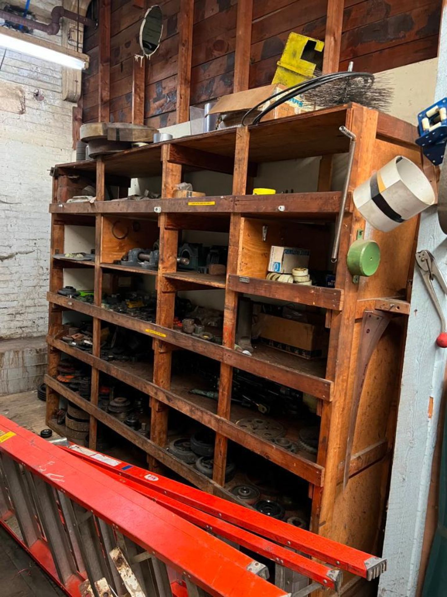 Contents of room to include various size gears, tracks, V-belts, cylinders, motors and conveyor belt - Image 2 of 6