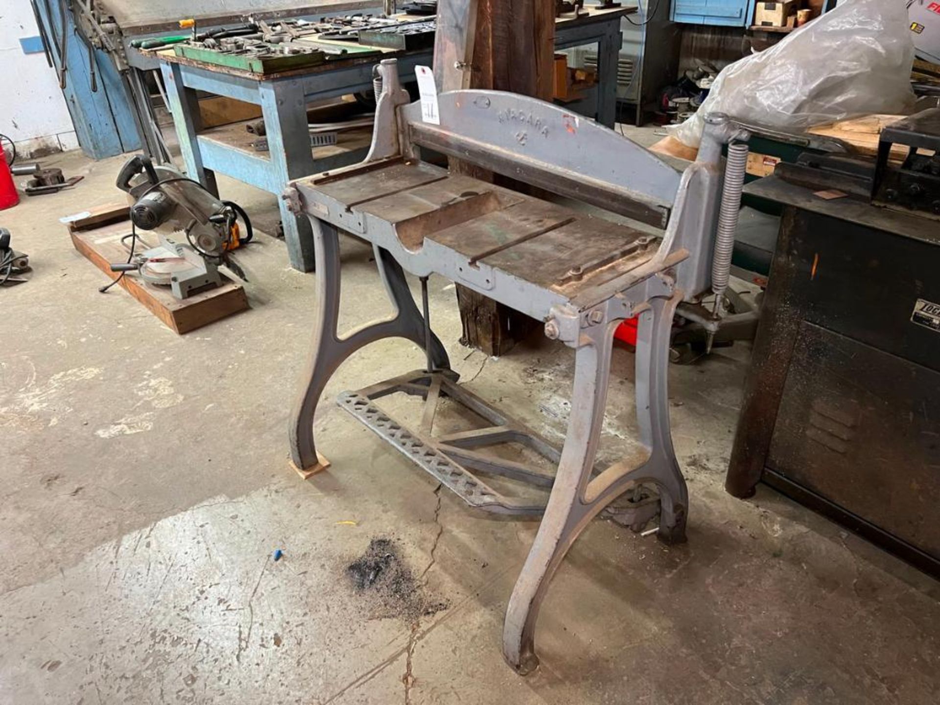 Niagara Mdl: Excelsior 30" L sheet metal cutter, Located At 32 Mill St, Newport, ME 04953 - Image 2 of 3