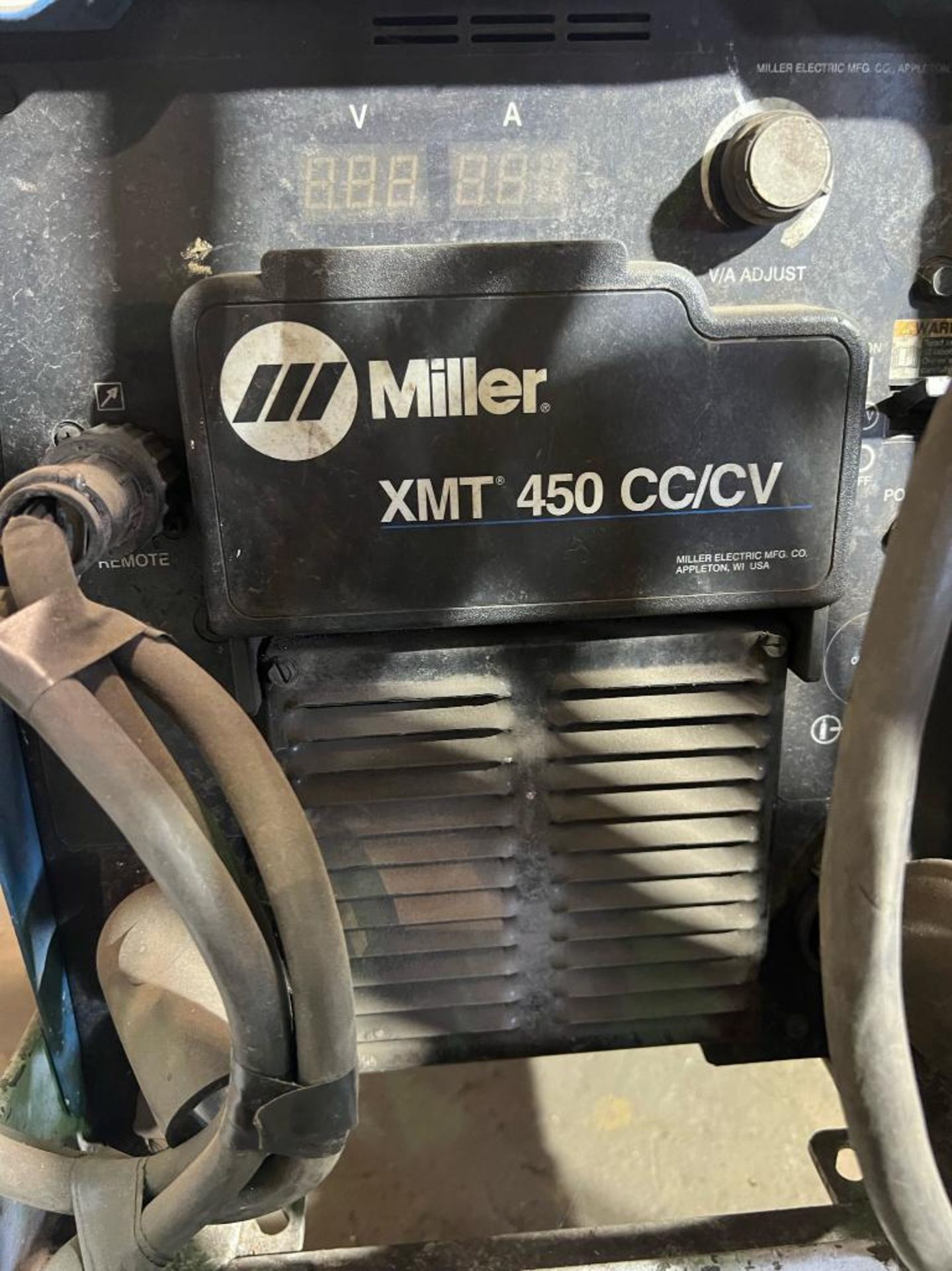 Miller XMT450 CC/CV Sold with Cart and Miller 24A 24V Wire Feeder, Single Phase, Bottles Not Include - Image 2 of 5