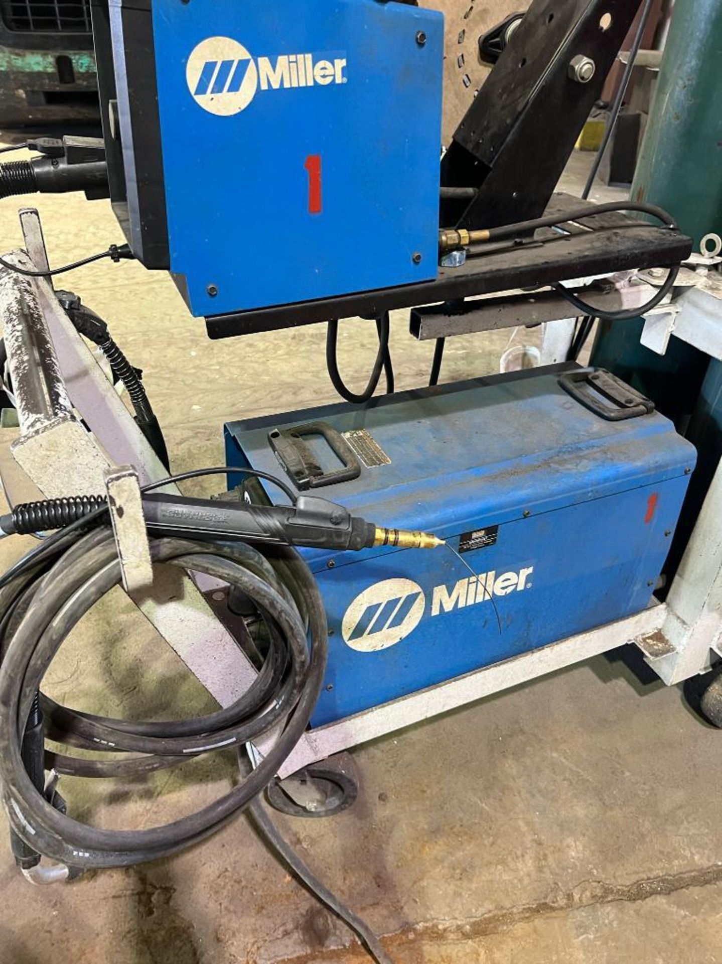 Miller XMT450 CC/CV Welder Sold with Cart & Miller 20 Series 24V Wire Feeder, Bottles Not Included - Image 4 of 5