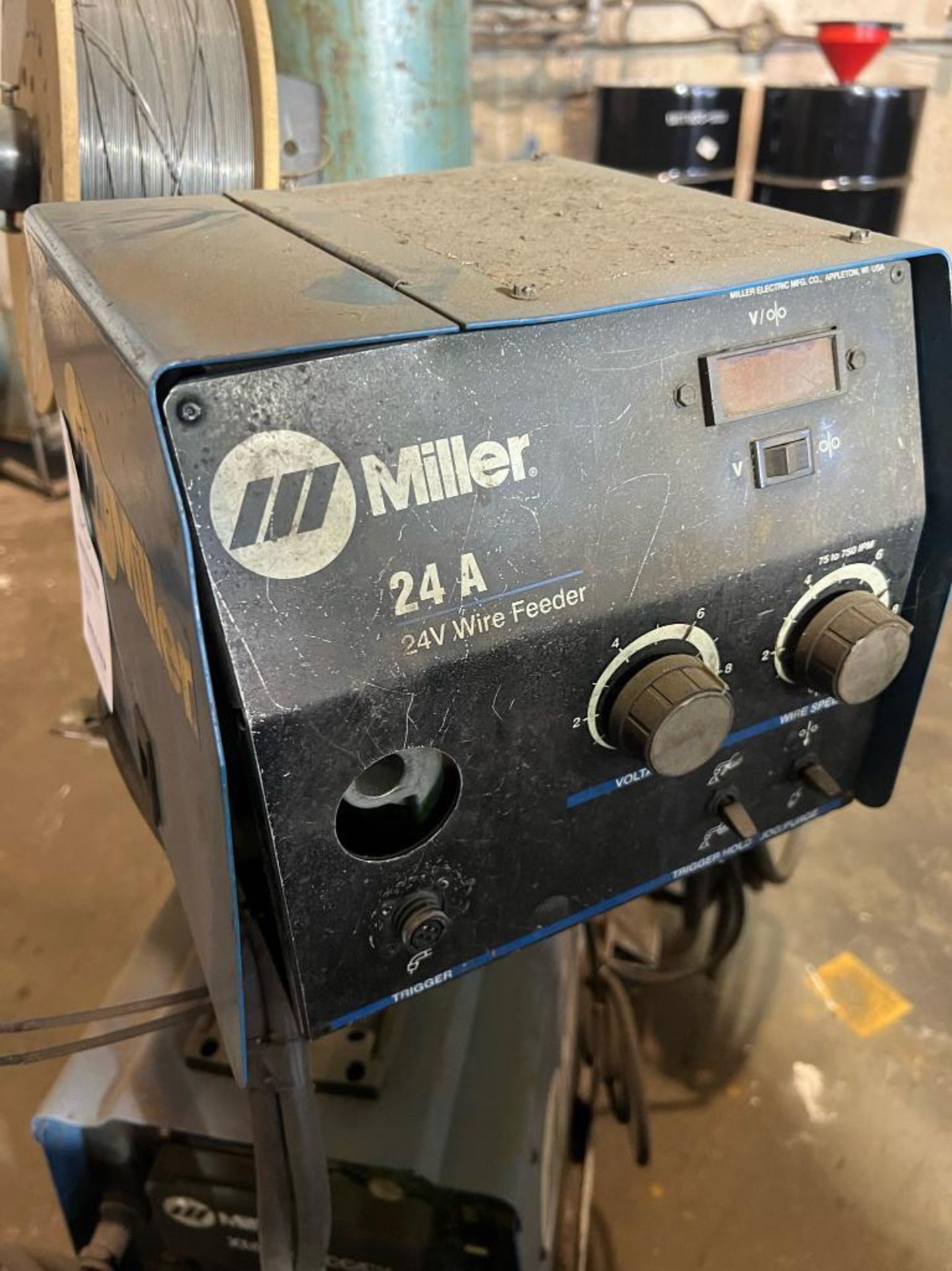 Miller XMT450 CC/CV Sold with Cart and Miller 24A 24V Wire Feeder, Single Phase, Bottles Not Include - Image 3 of 5