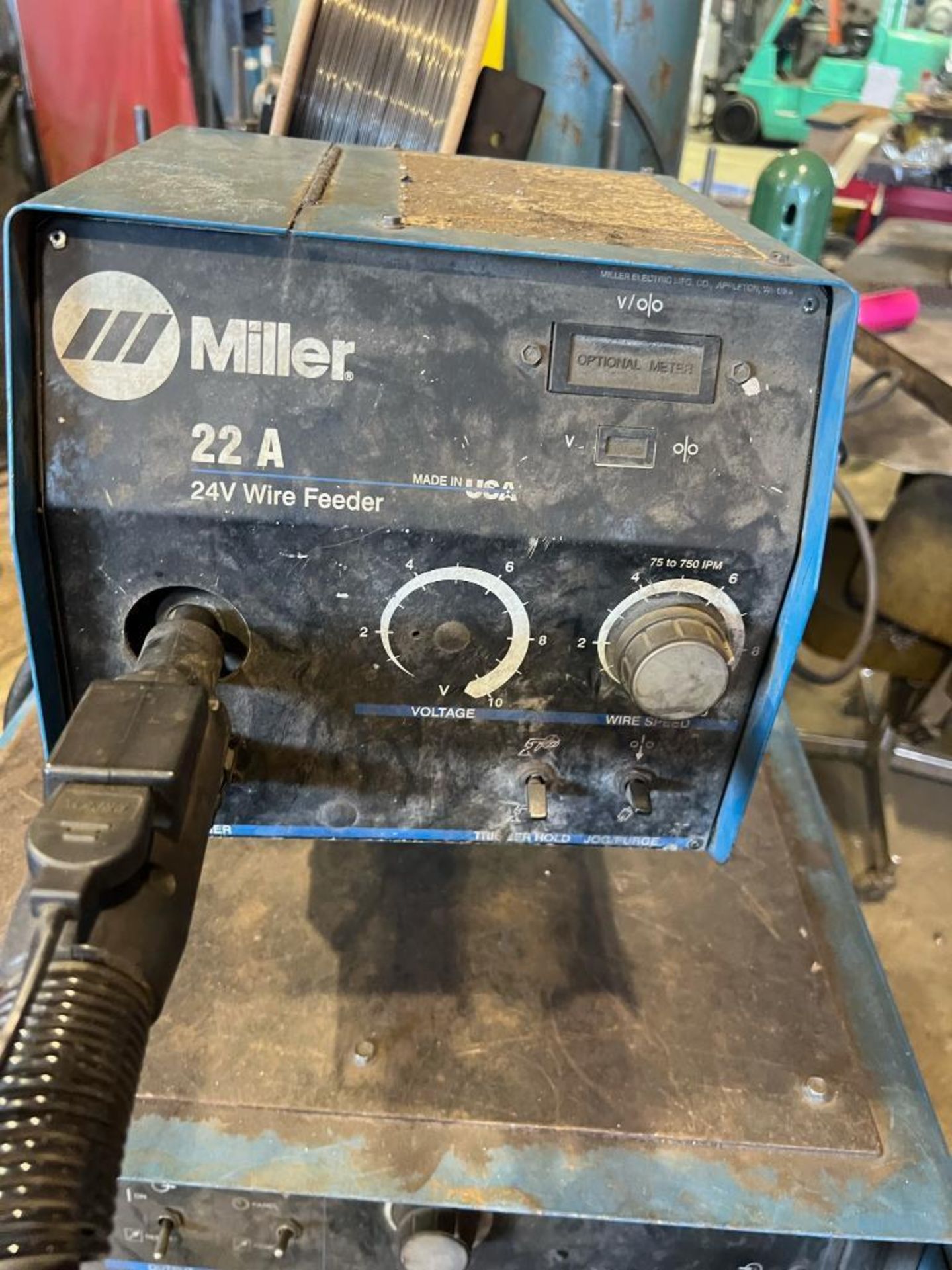 Miller Delta Weld 452 Wire Feed Welder, Sold with a Miller 24A 24V Wire Feeder, Single Phase, Bottle - Image 3 of 4